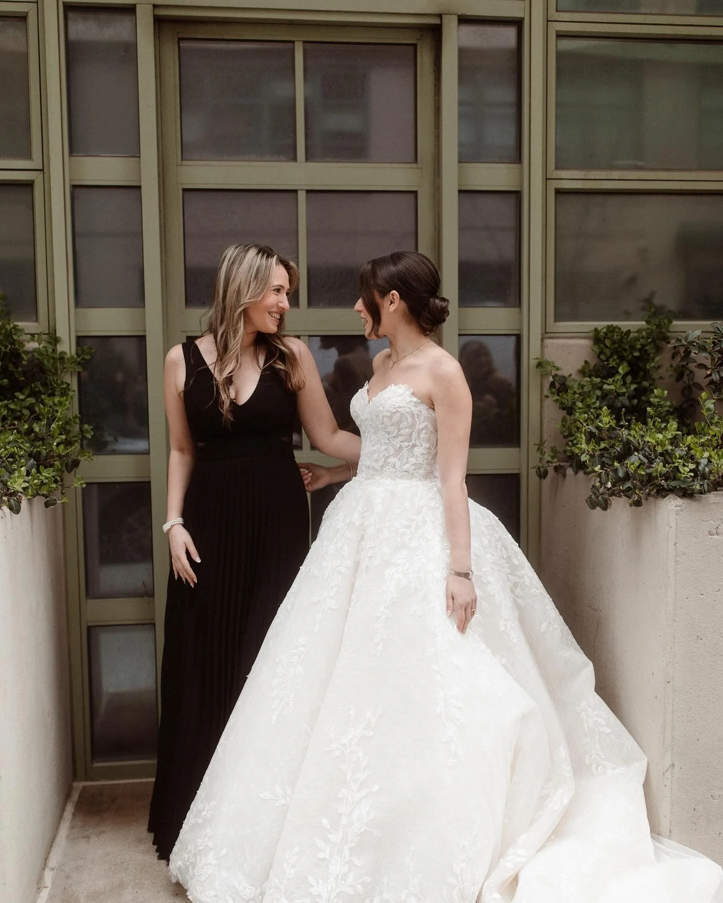 No greater feeling than your best friend texting you her wedding photos came out 🤩🤍 and you&rsquo;re smiling hard in every single one. 

#wedding #marriage #bestfriends #weddingcontent