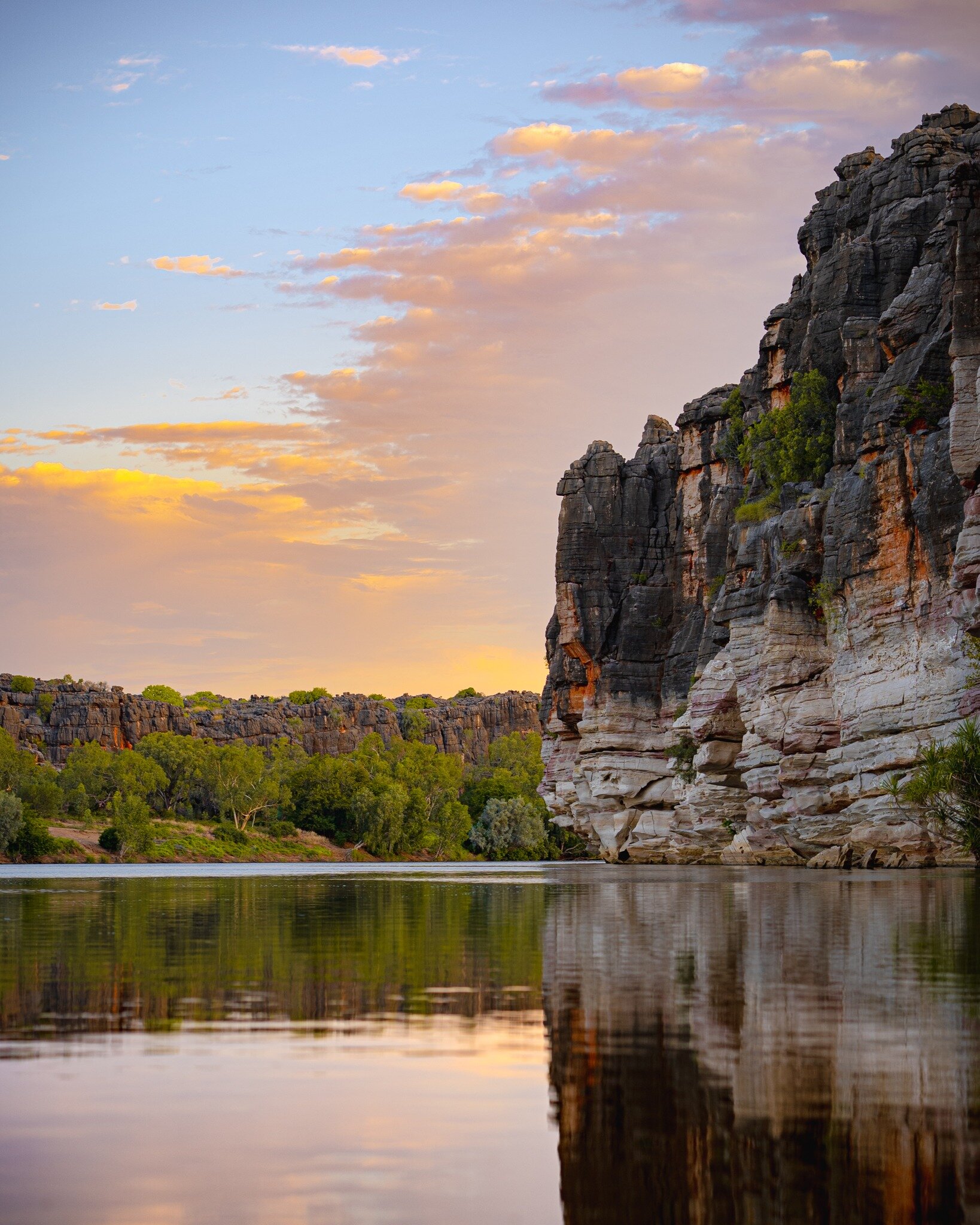 Cruisin' the Dan͟ggu Geikie Gorge, Bunuba Country.

Sony a7SIII + 85mm f1.8
ISO 80 | f/5.6 | 1/125s

@outboundtours.au #outboundphototours