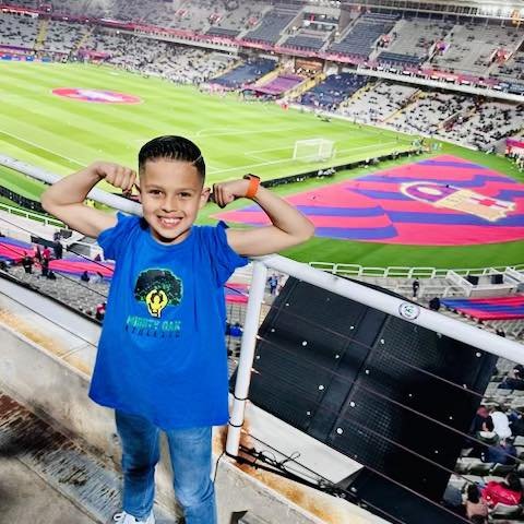💪🏾🌰 Anthony representing at Estadi Olimpic in Barcelona at his teams&rsquo; training camp! Strongest guy on the pitch! ⚽️ 🏋🏽&zwj;♂️

#mightyacorns #mightyoakathletic #learntolivehealthy #freeworkout #ChildrensHealth #deathresistant #YouthTrainin