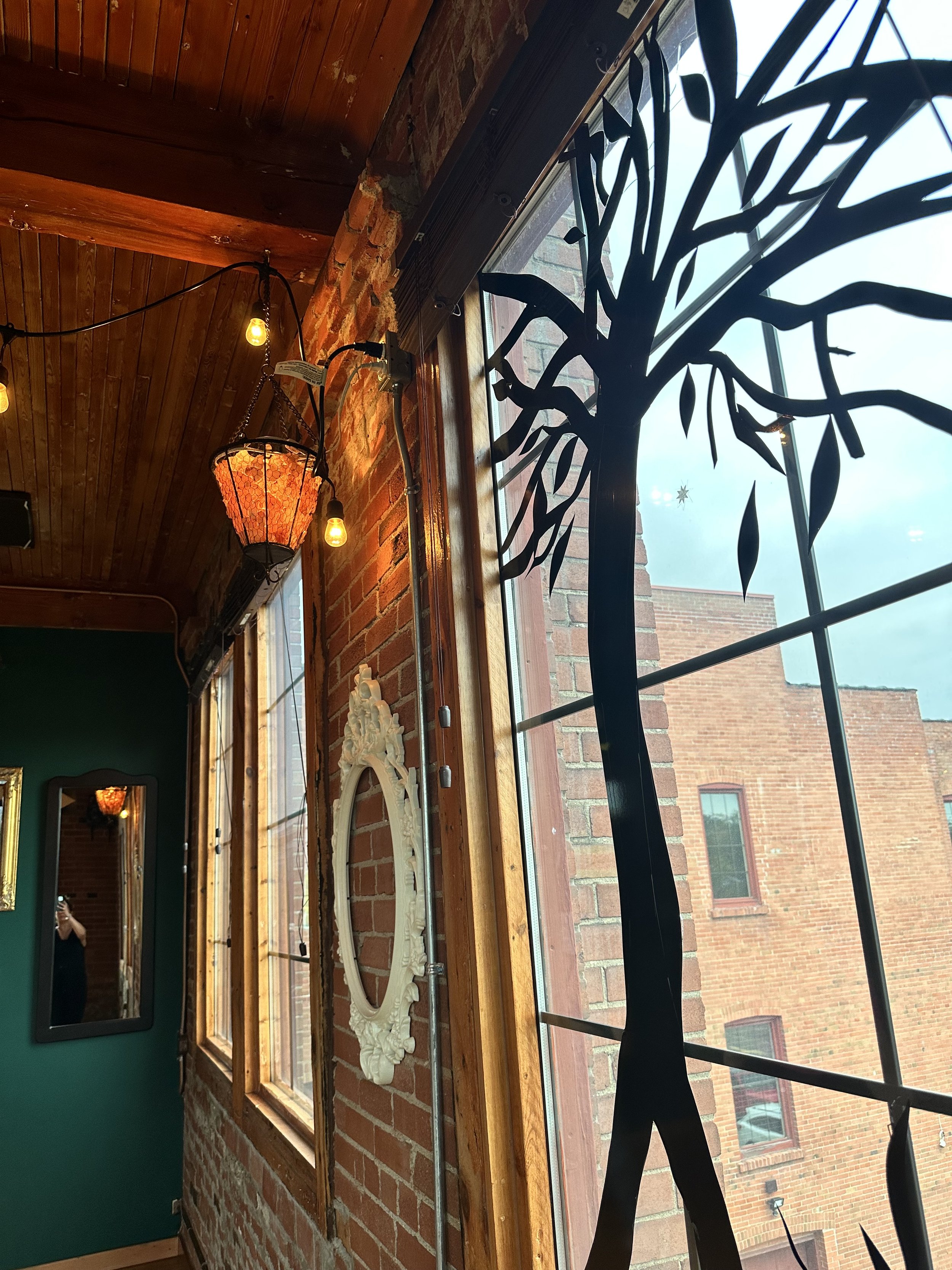 The Hidden Gem 01/25: How Life Transforms When You Gain Confidence in Community