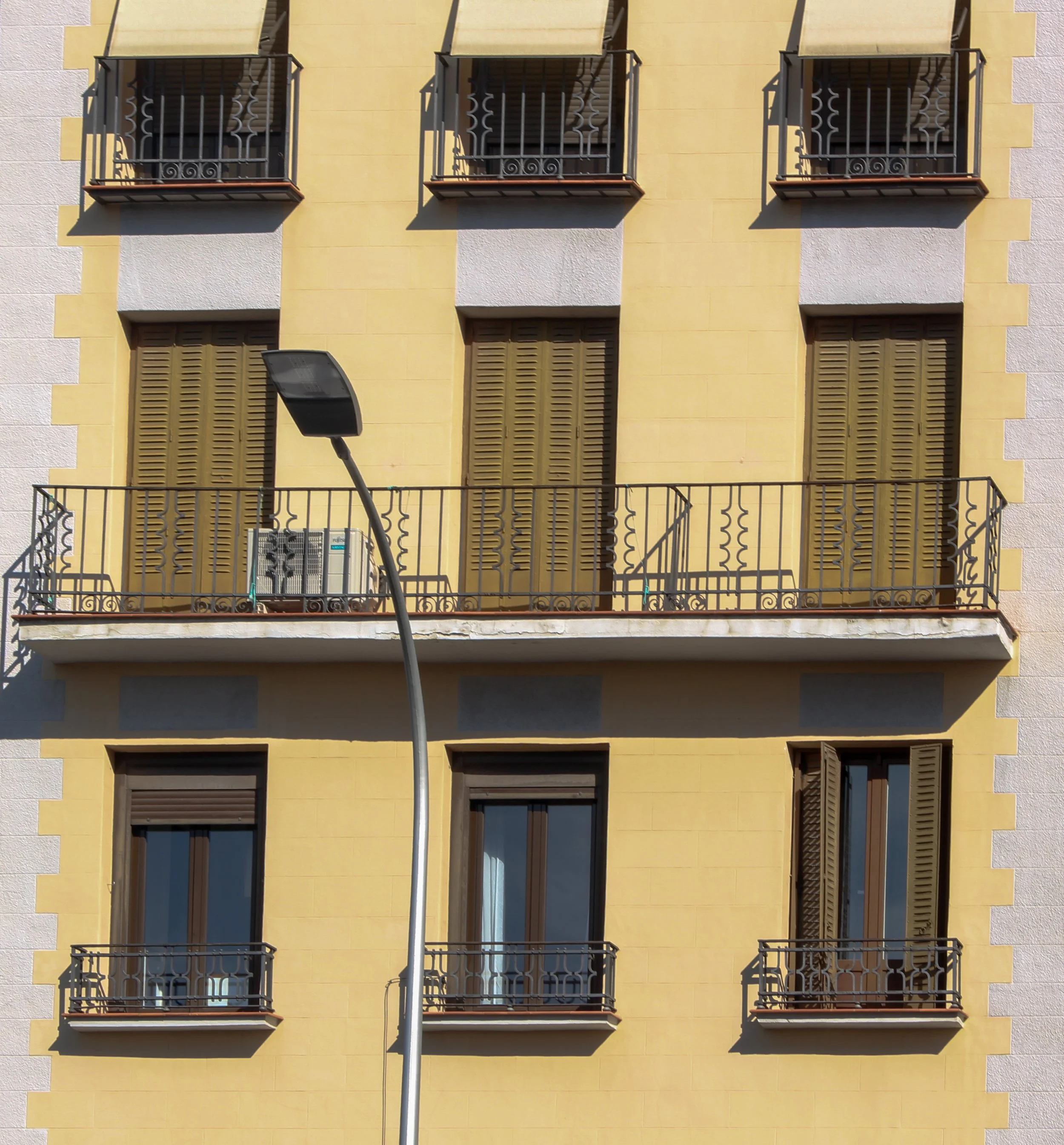 madrid simple apartment.jpg