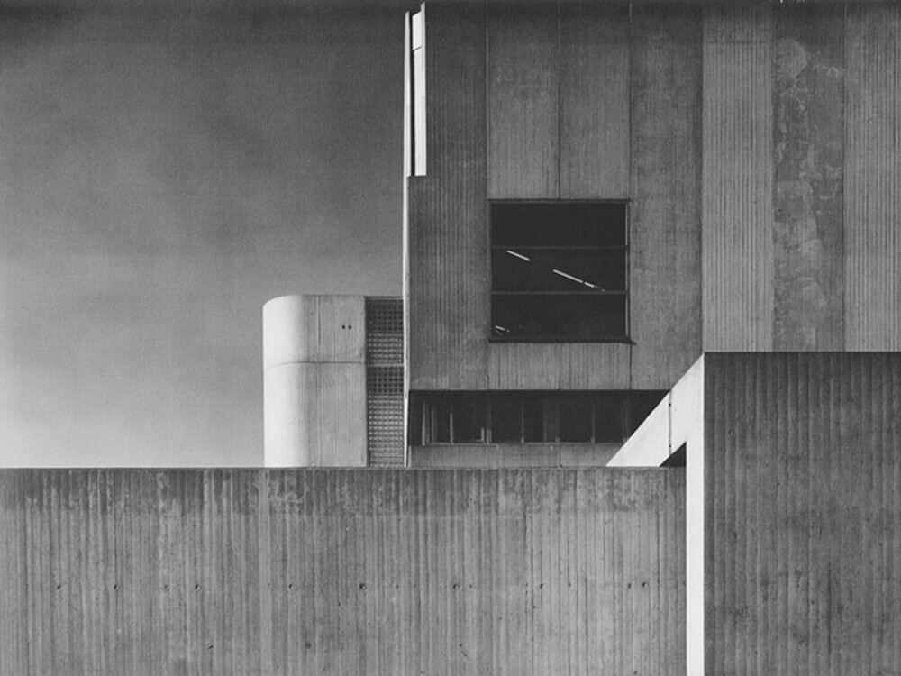 1983: Flood barrier ctrl centre + museum, Netherlands