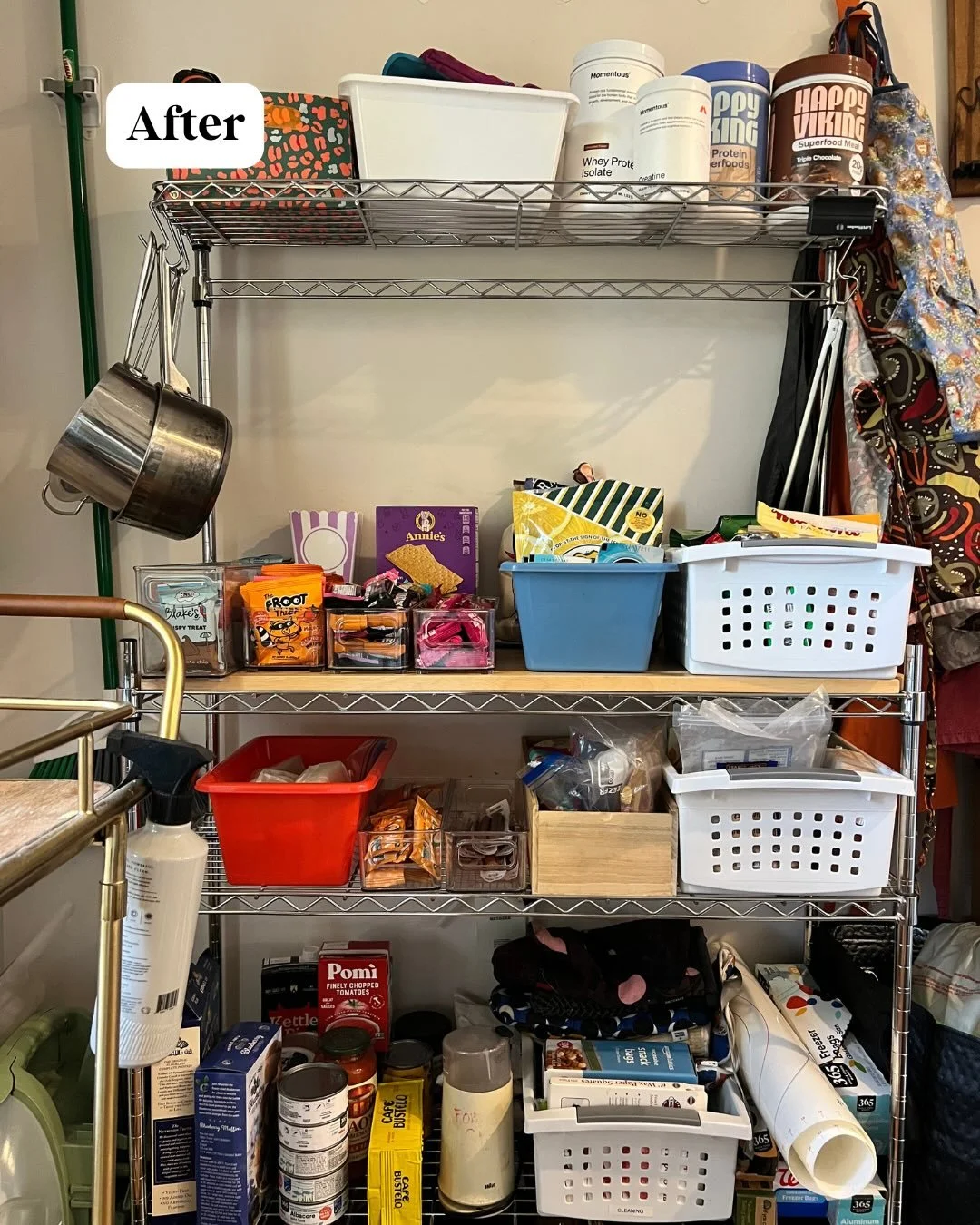 If you want to give someone a gift they will actually use, try a decluttering session. 👏 We came in, purged, reorganized, and reset the entire kitchen using only what was already there. Sometimes the best gift is finally seeing your space again.

Gi