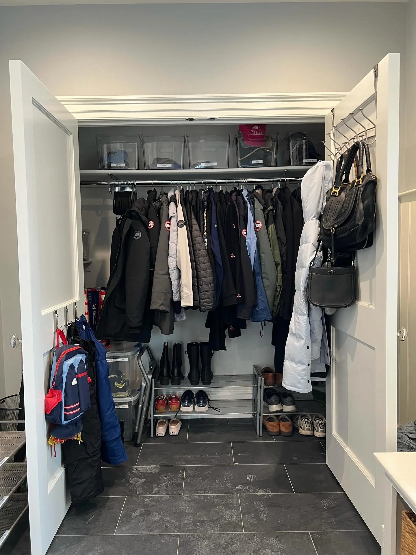 Mudrooms work overtime, especially once winter gear shows up uninvited. Jackets, hats, gloves, boots&hellip; suddenly the space is doing way more than it signed up for.

We help create systems that make grabbing winter gear easier now and putting it 