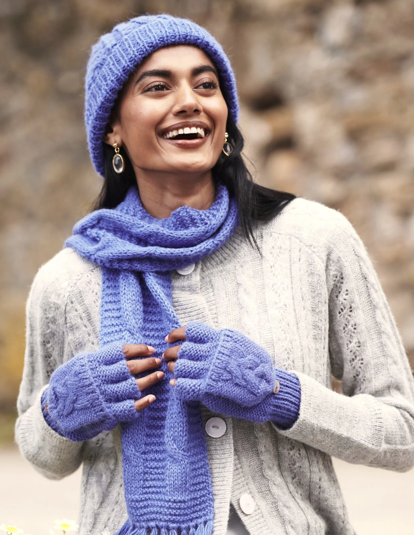 cable_glittens_periwinkle_1(2).jpg