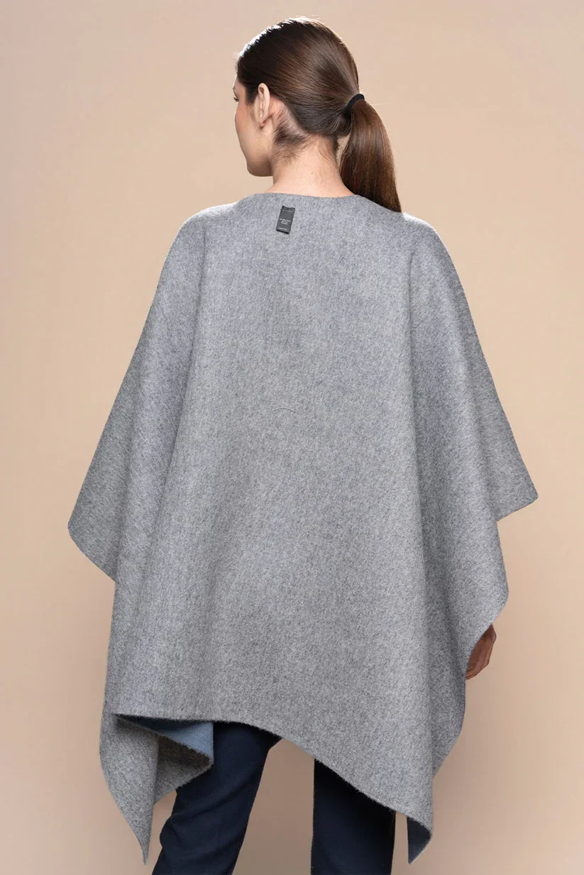 Reversible-Cape-LightBlue-5.webp