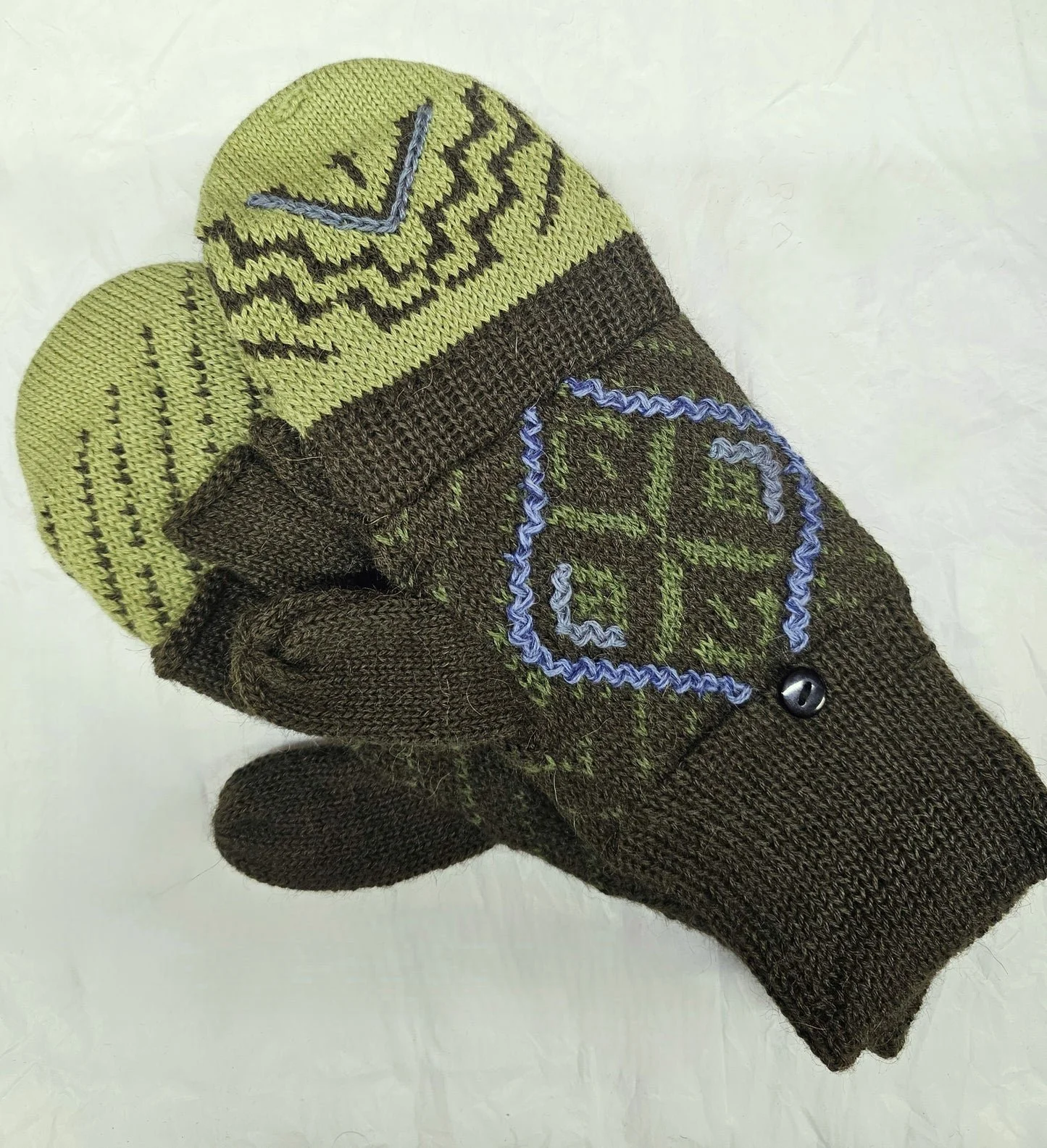 MachuPichu_mittens(2).jpg