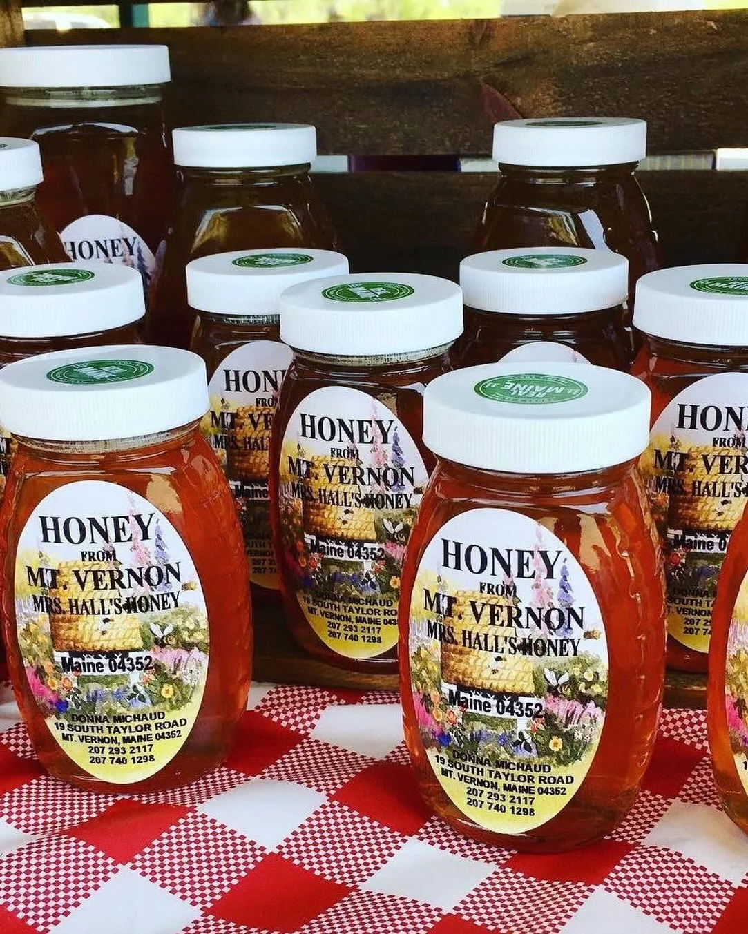 Have you tried Mrs. Hall&rsquo;s Honey? 🍯 it&rsquo;s the perfect way to welcome spring! 
We saw a 🐝 just the other day come see what else might be at market!

#farmersmarketatmillpark #augustamaine #supportlocal #tuesdays #mainefarmersmarkets