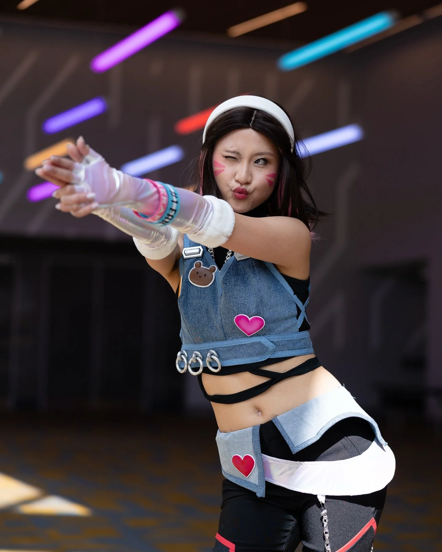 Here is Shooting Star D.VA!!!! I LOVE THIS SKIN. I LOVE THIS COLLAB. The Le Sserafim collabs were everything to me thank u @playoverwatch I feel so cute in this fit and making it was so fun!&thinsp;imagine me as a pc in this last pic xxoxoxo
&thinsp;