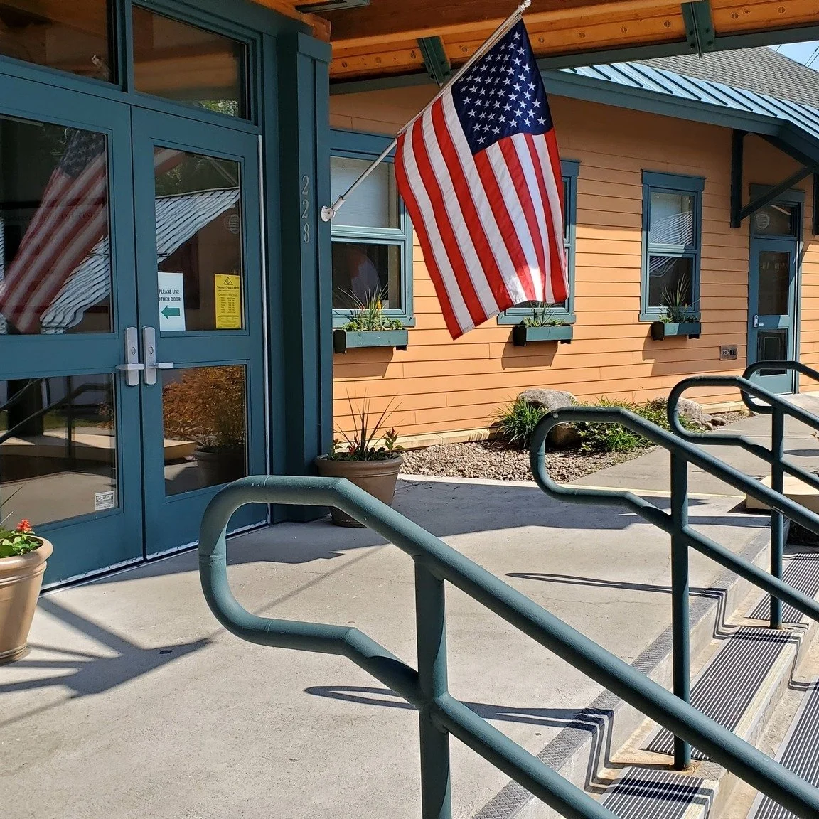 Join us this afternoon for a Veterans Day Concert with Dan Berggren &amp; Cedar Stanistreet. The show starts at 3 pm. 
*As a thank you for your service, veterans attend free.*