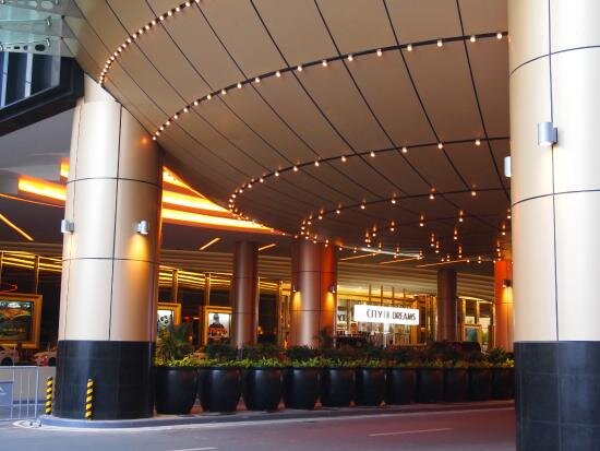 city-of-dreams-manila.jpg