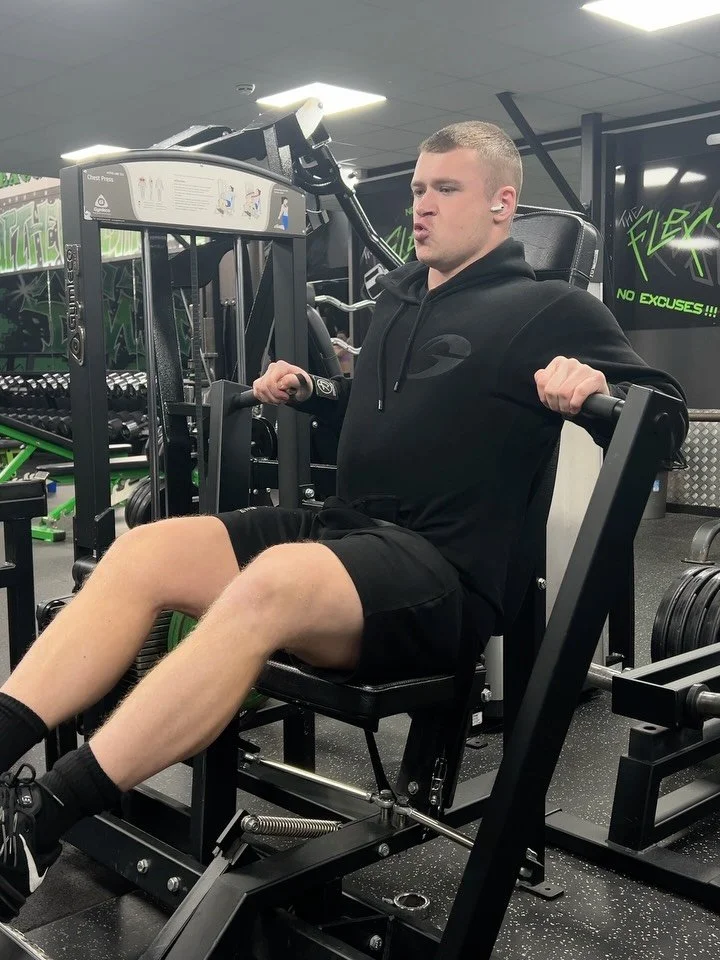 Gym Leco Equipment Maxxing. 

Around 37.5kg added to the chest press since I started running it and 60kg added to the dip machine. 

It&rsquo;s easy to get distracted by what&rsquo;s the best exercise and training split to do. 

However, don&rsquo;t 