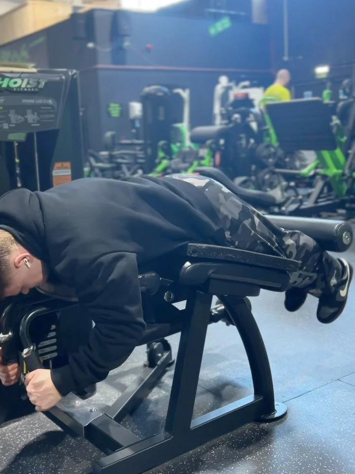 This Week&rsquo;s Training Highlights. 

Another week of rinsing, repeating and progressing the same lifts!

Some notable progressions have been: 
- Full stack on the lying hamstring curl 
- 3.5 plates on the t-bar row 
- Full stack on the seated lat
