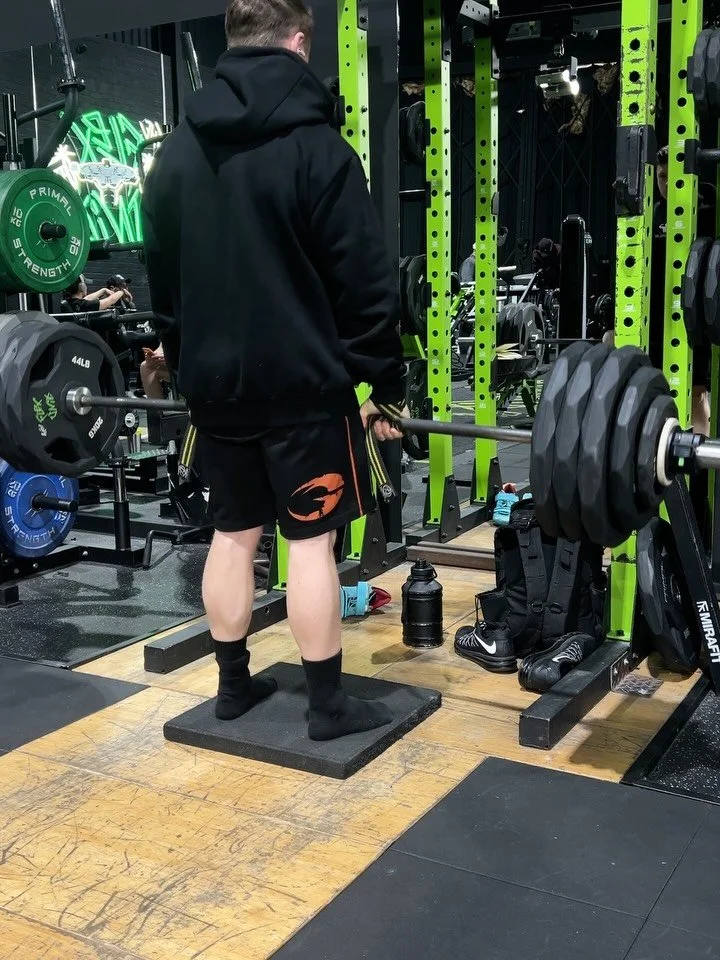 This Weeks Training. 

Another week of productive training boxed off. 

Repeating the same lifts, same order, same training days etc. 

As much as you can still progress changing movement patterns and your training as a whole. 

Having a structured a