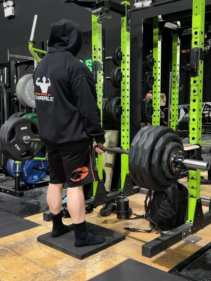 Last Week&rsquo;s Work. 

A solid week of training in the books. 

3 plates boxed off on the megamass row machine and I&rsquo;m now 2 pins off the stack on the leg extension. 

Apart from that, nothing notable just steadily progressing. 

First run o