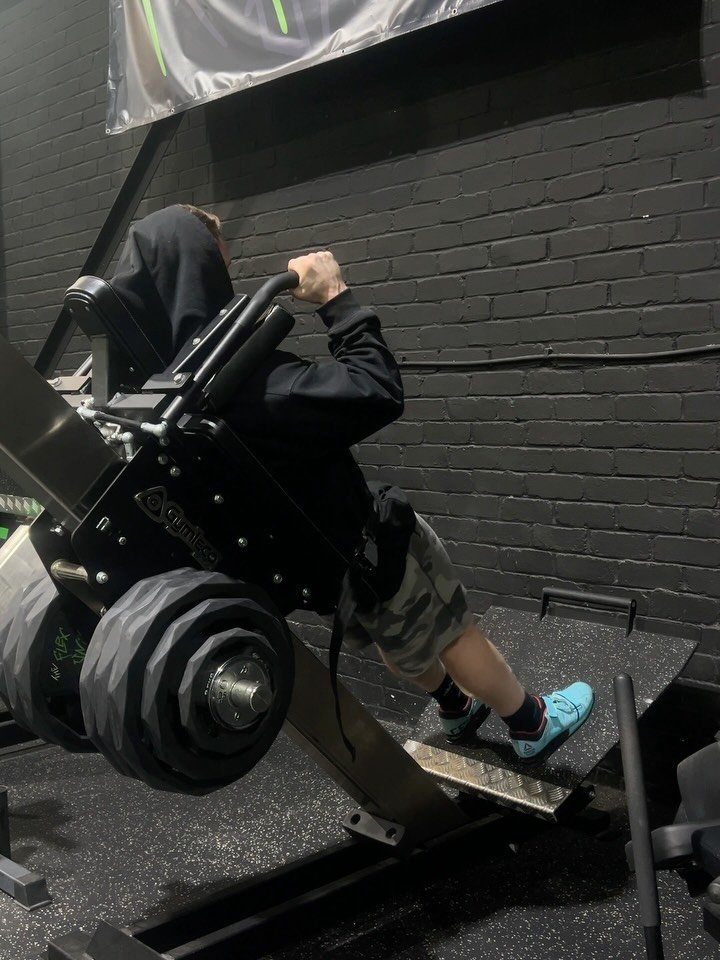More Feeling &ne; More Effective. 

Something that I often hear when it comes to movements is &ldquo;I feel an exercise more.&rdquo; 

Although feel can matter to an extent, feeling a stronger contraction doesn&rsquo;t equate to a more effective move