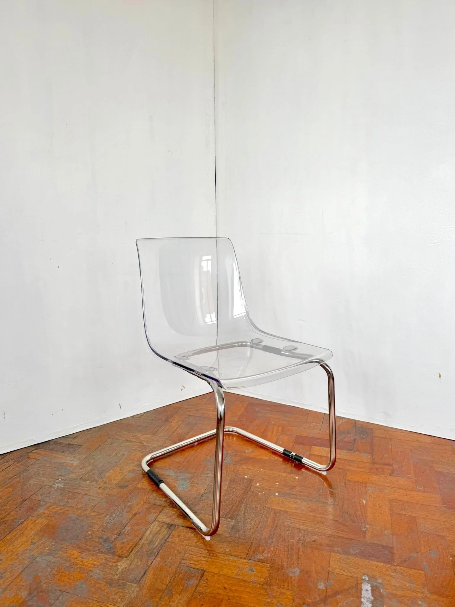 Perspex chair.jpeg