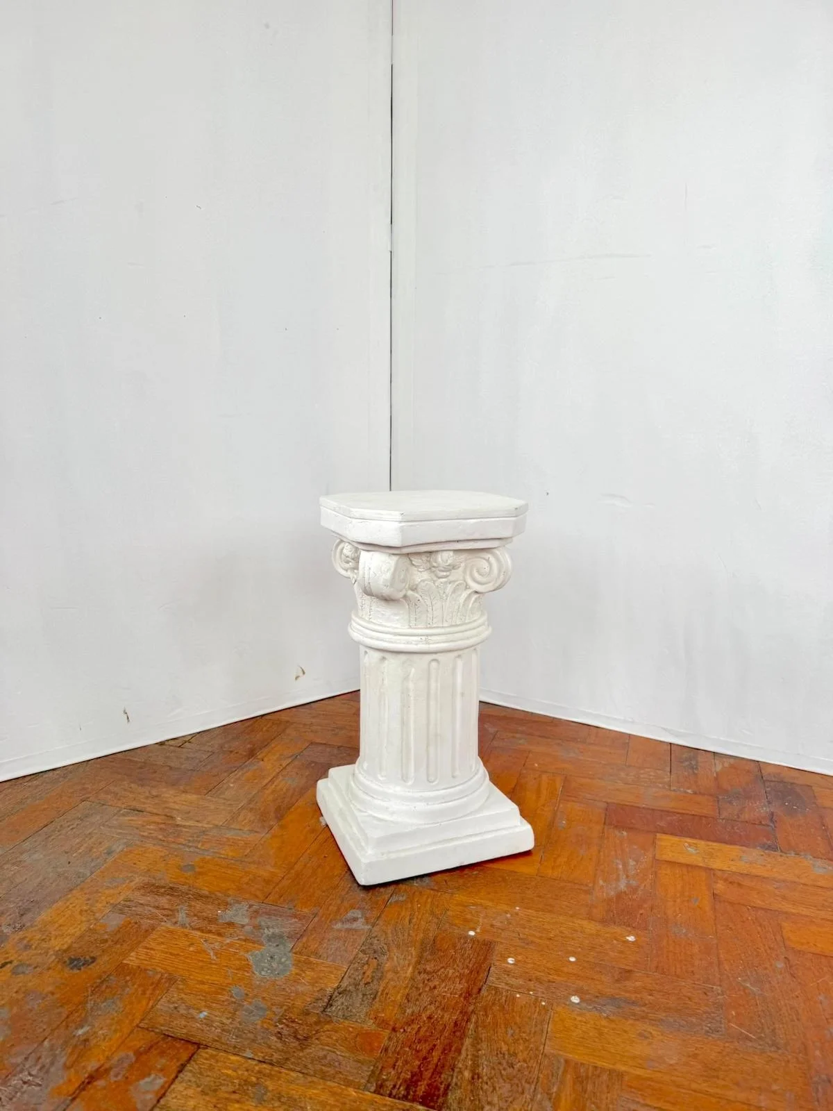 White pillar.jpeg