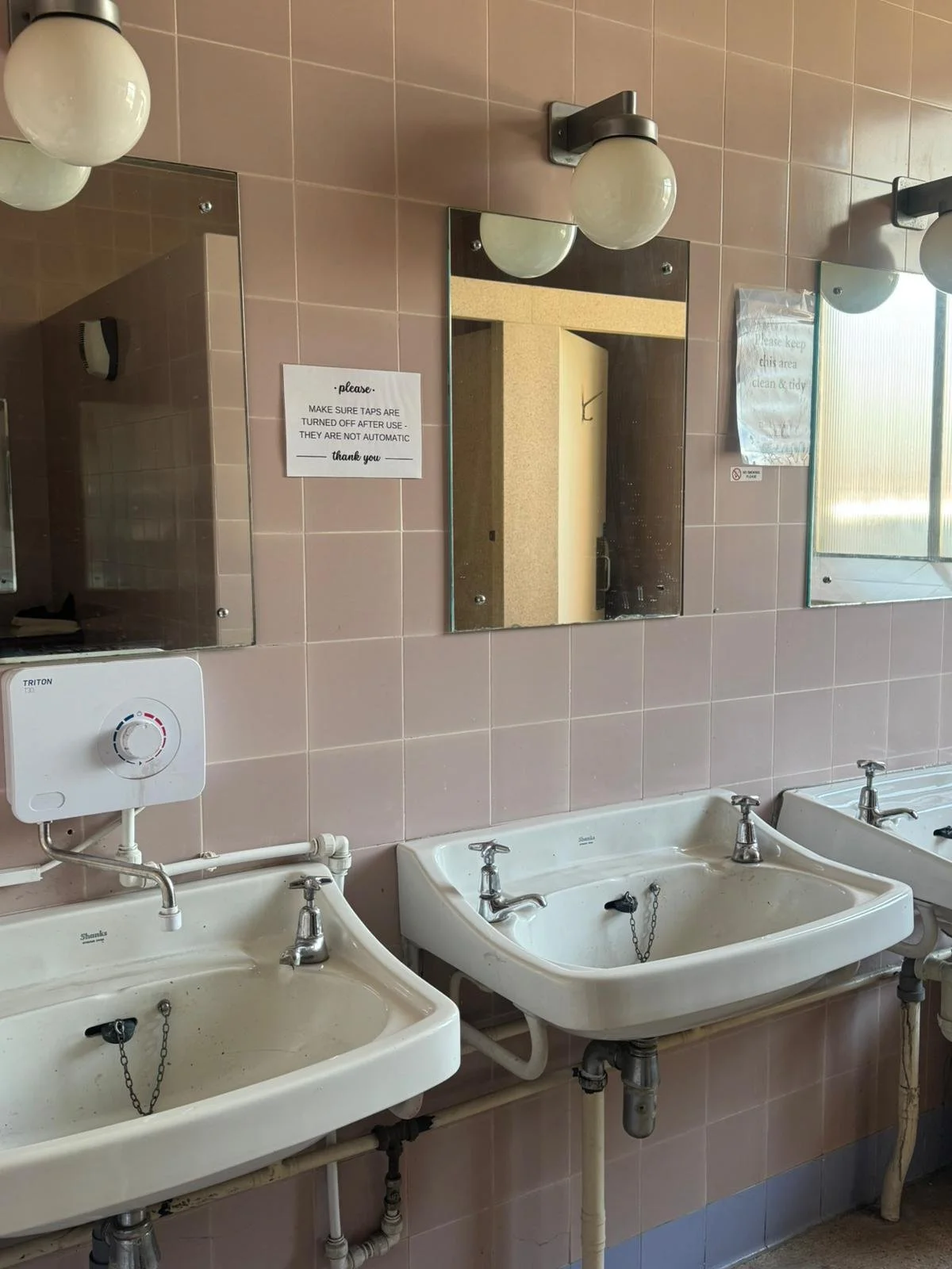 Downstairs toilet.jpeg