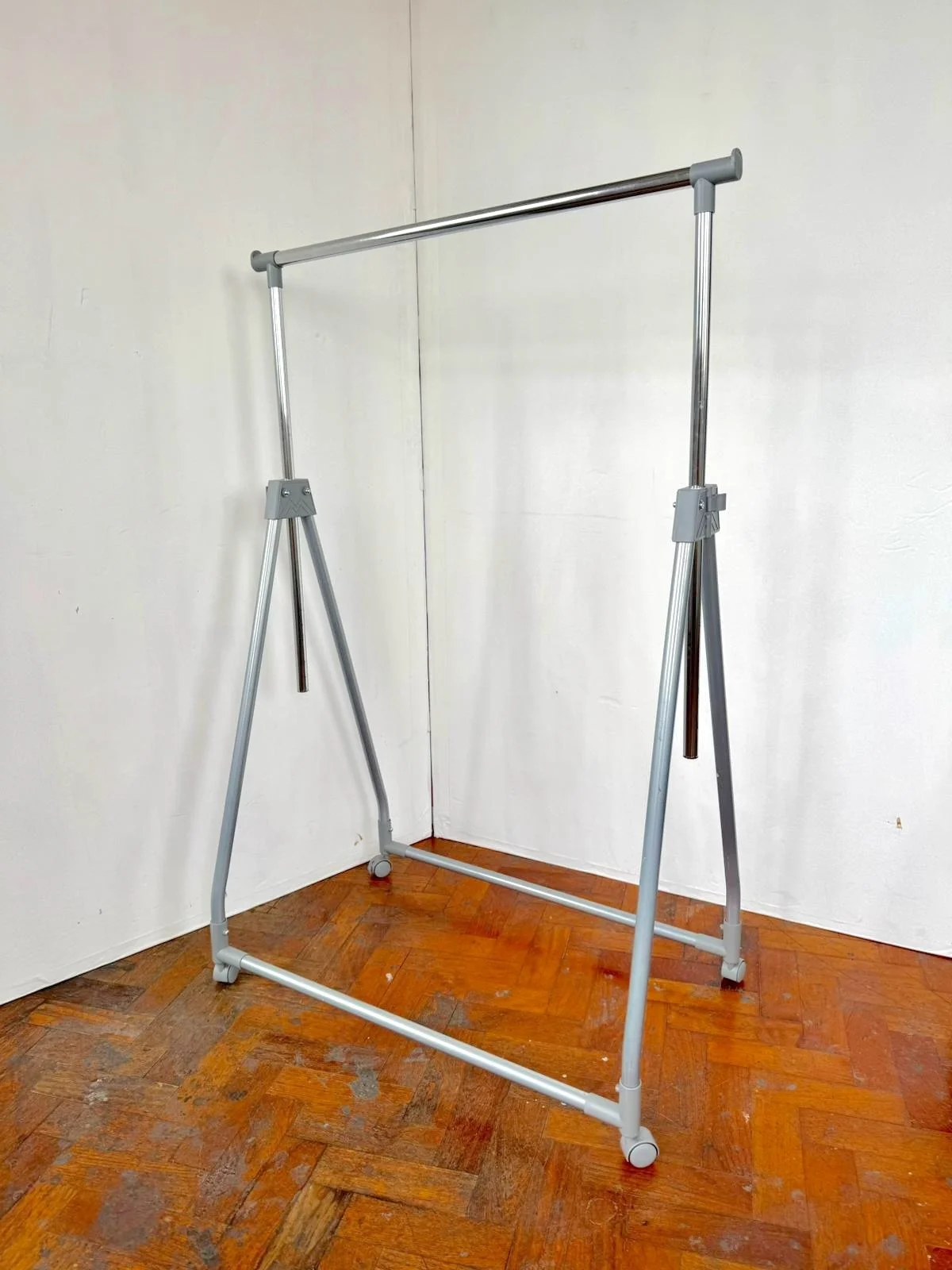 Clothing rack.jpeg