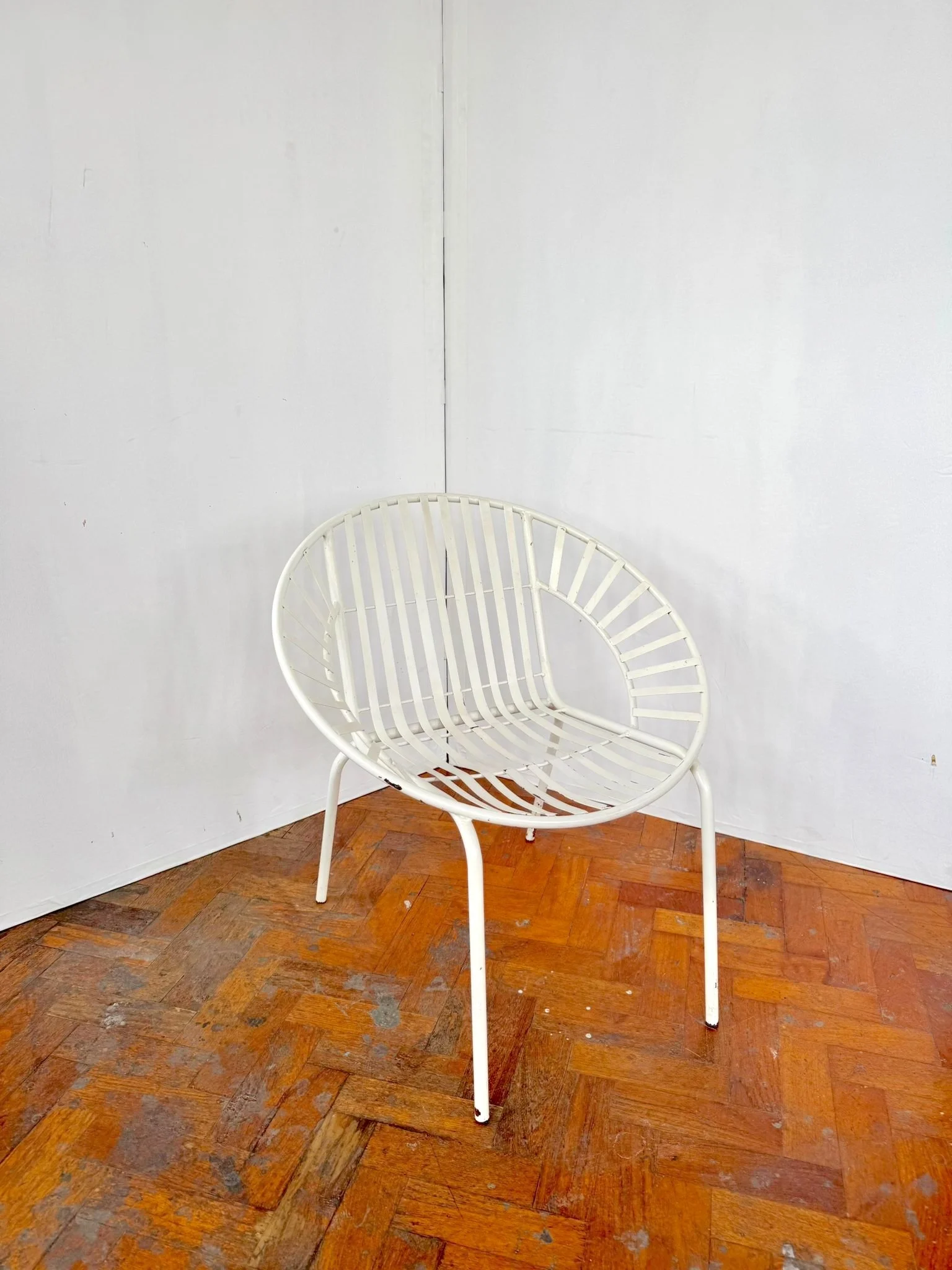 White chair.jpeg