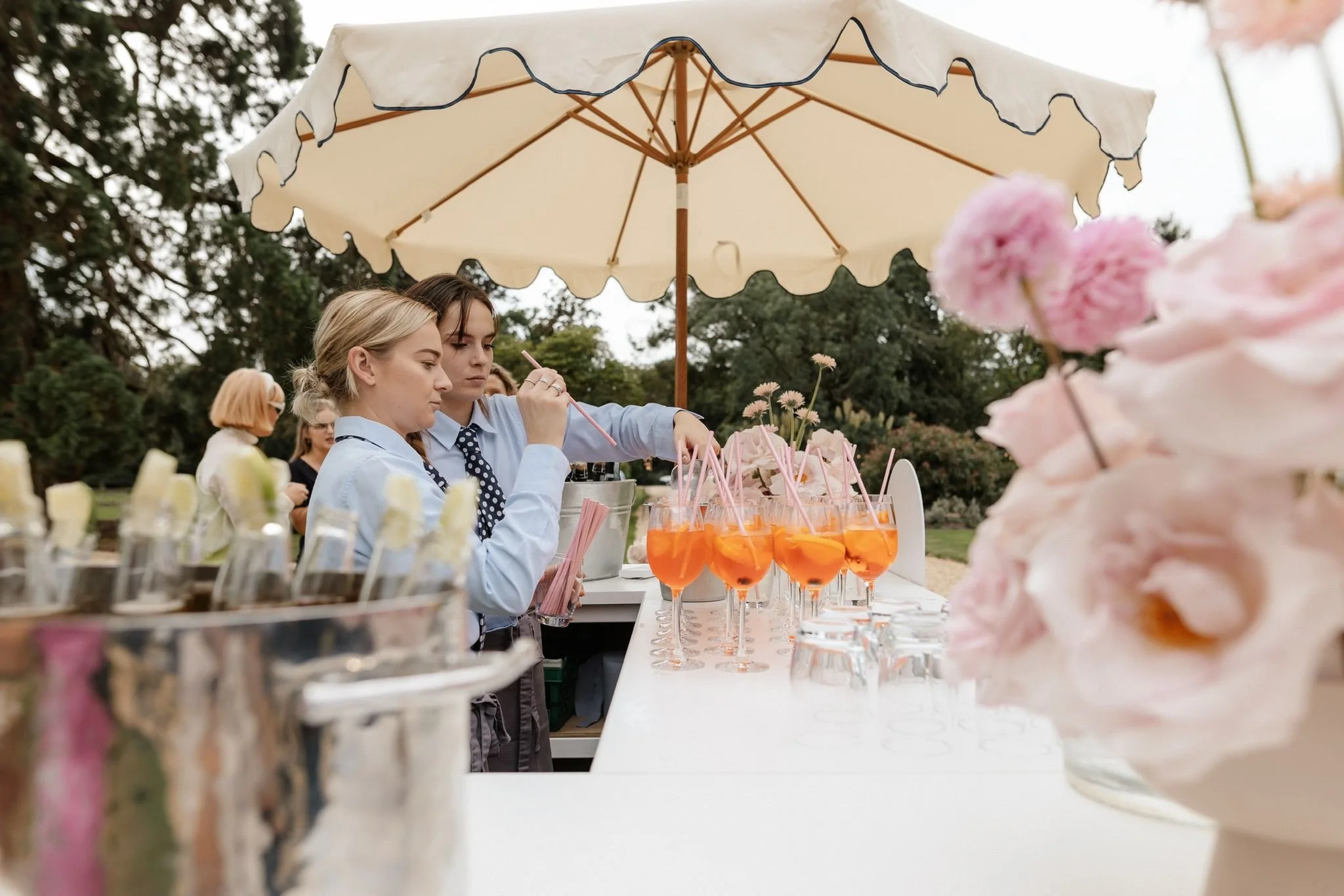 nudo blooms wedding florals beth josh pylewell park 6.jpeg