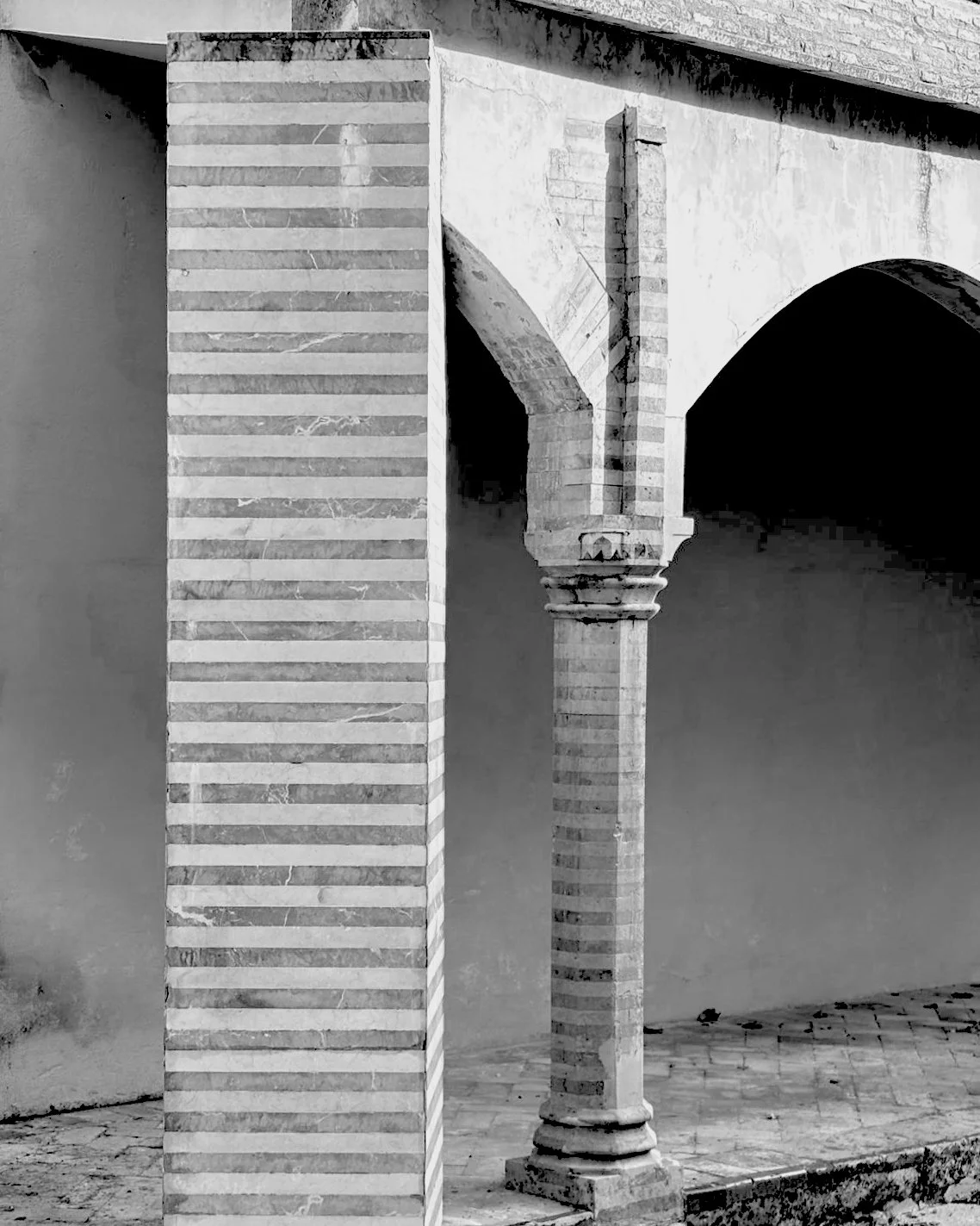 Lines in dialogue, shadows in proportion.