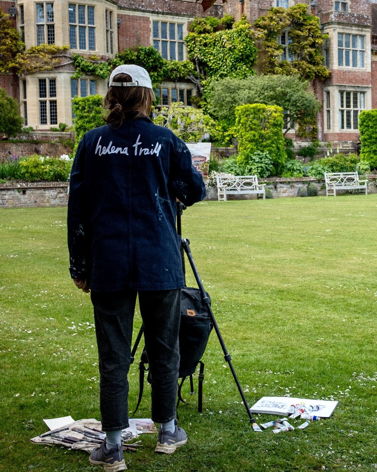 Earlier this summer I was honoured to be invited by Jackson&rsquo;s Art to be their demo artist on the lawn of Glyndebourne thanks to @takahashipaintings 🎨 

To find out about my upcoming Plein Air Workshops please sign up to my mailing list, via th