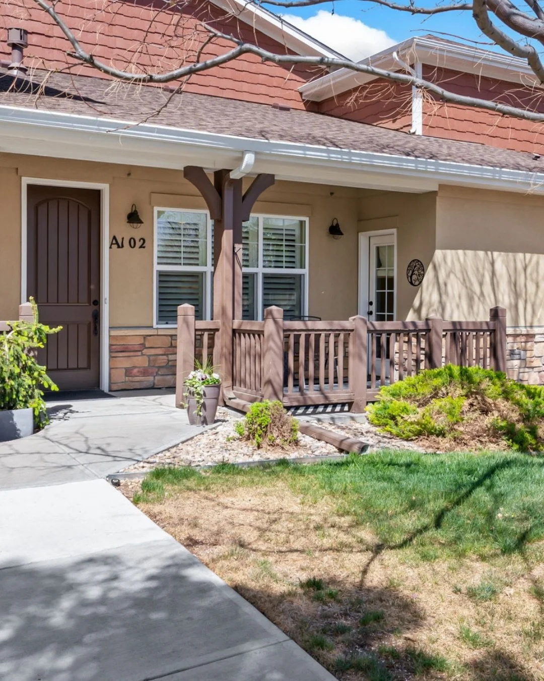 We&rsquo;re thrilled to bring this move-in ready, impeccably maintained Fossil Lake Ranch condo to market! With 4 bedrooms, 3 bathrooms, and accessible main-level living, this one is perfect for those who want high-end style without the high-maintena