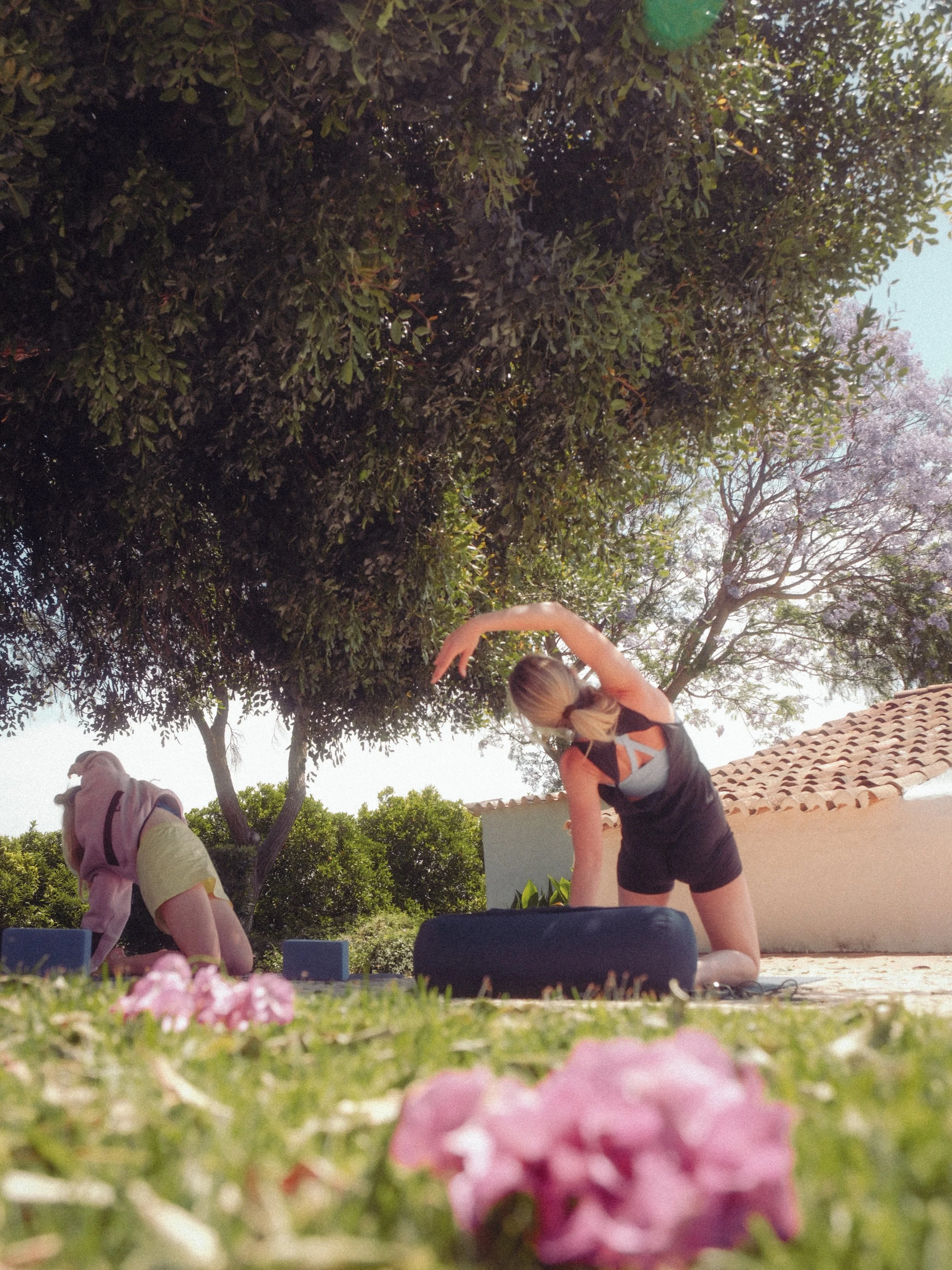 A relaxed wellness moment between sessions at Alegria