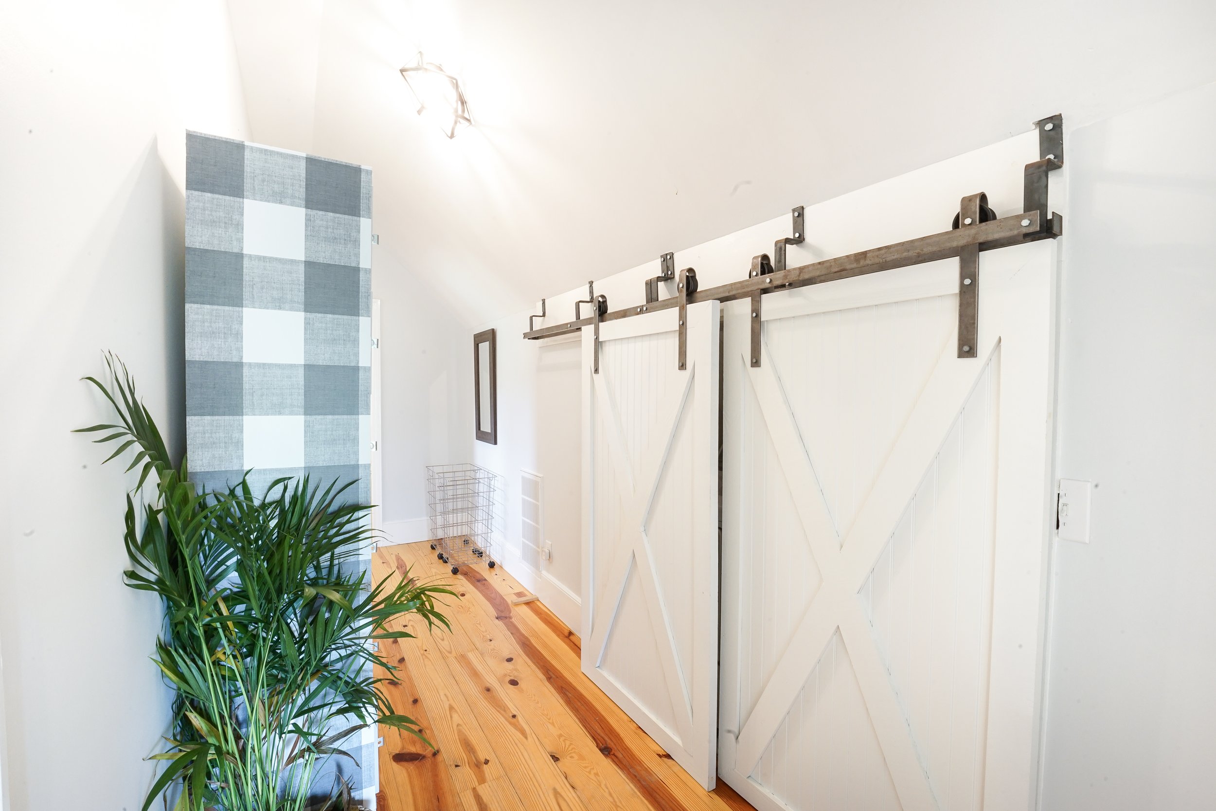LAUNDRY SPACE