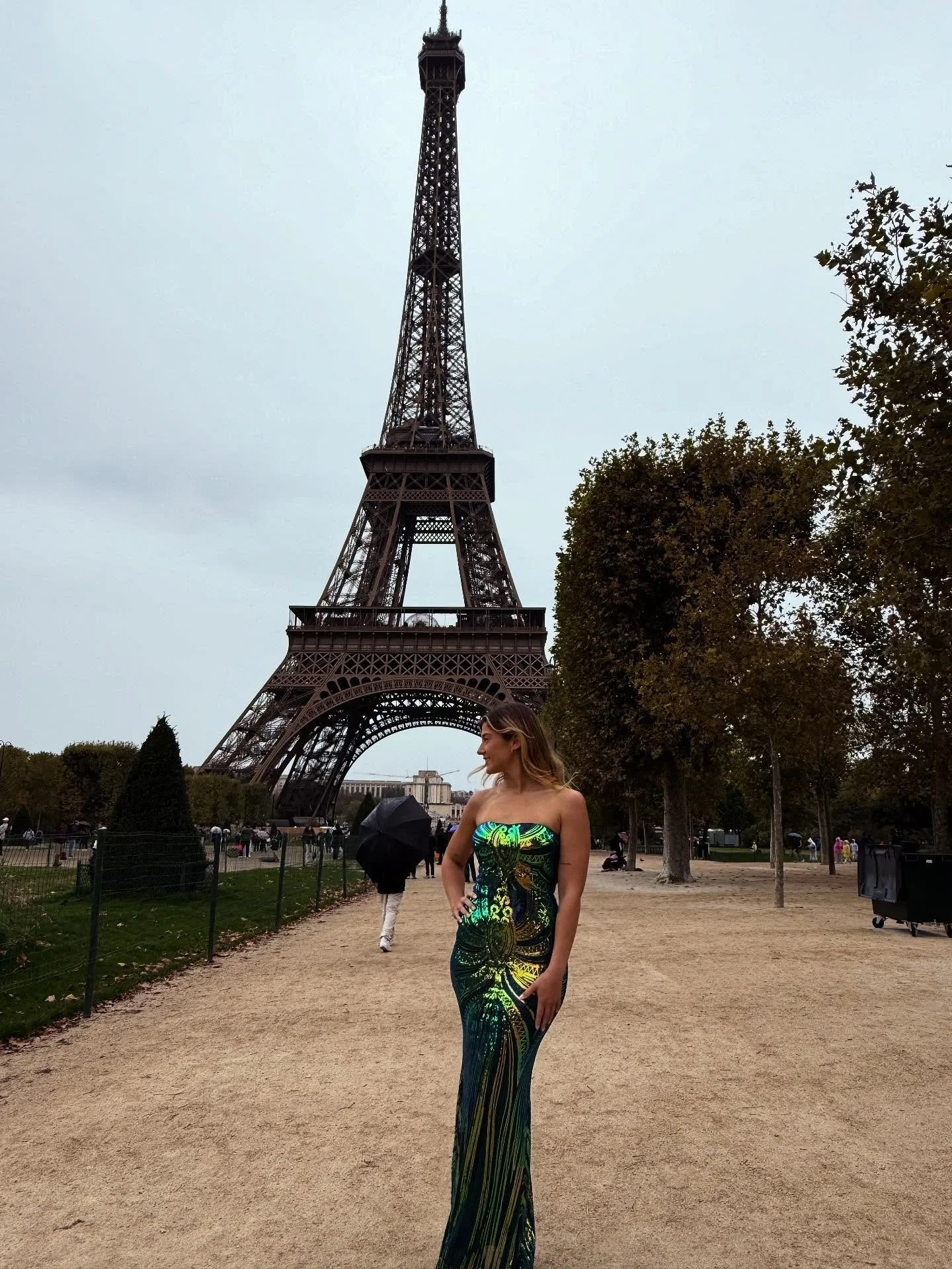 Paris (premi&egrave;re partie):

Beautiful dress by @andresaquinonyc 

If you told the Dana three years ago on her spur of the moment trip to France (iykyk) she&rsquo;d make it to Paris one day to walk in Paris Fashion Week, she&rsquo;d prob think yo