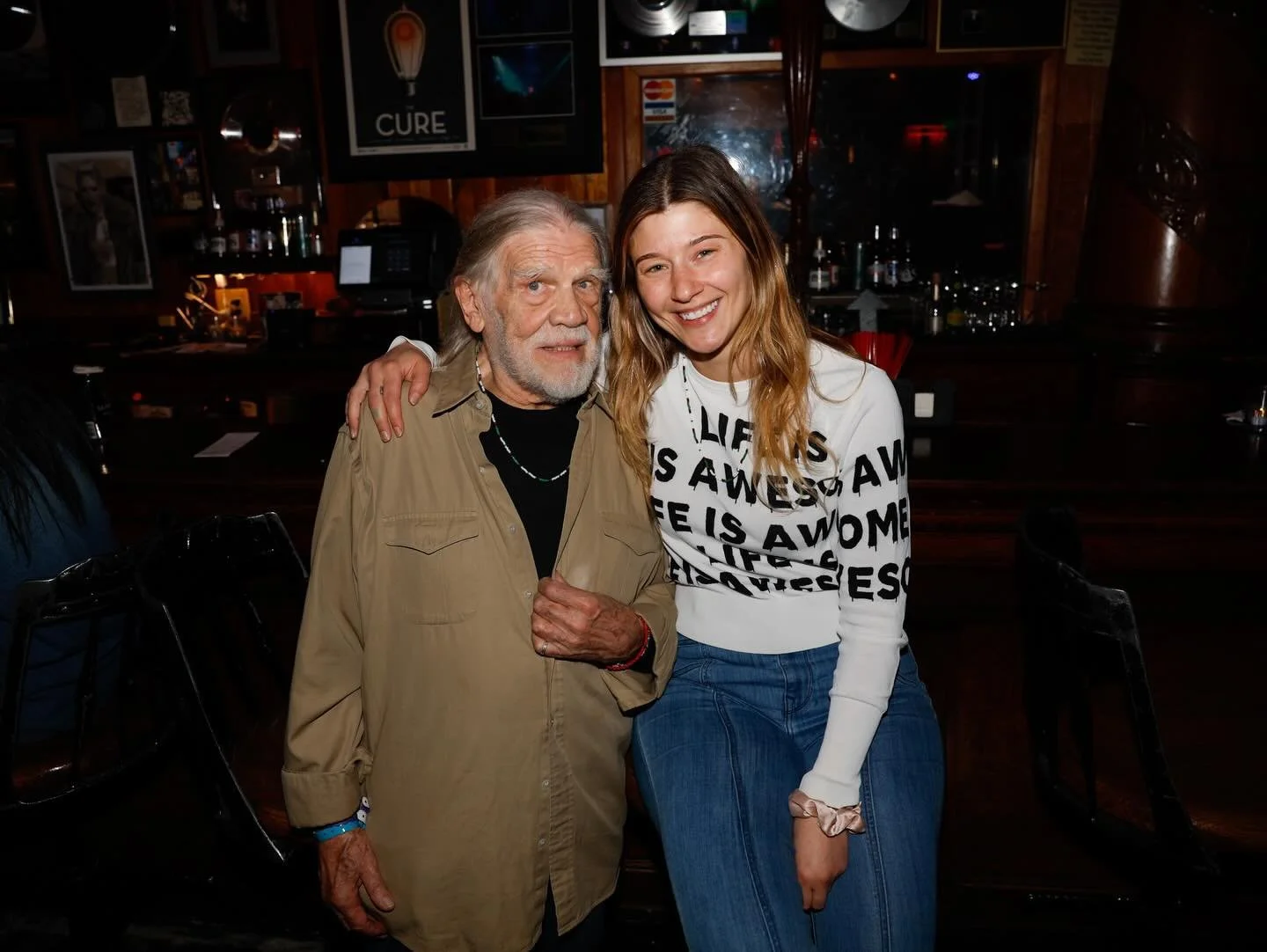 Imagine being in the room where so many legends have stood, while seeing legends in action?! What an incredible night at the @thetroubadour, seeing @henrydiltz, @micky_dolenz &amp; watching @americaband perform!

Henry, thank you for everything you g