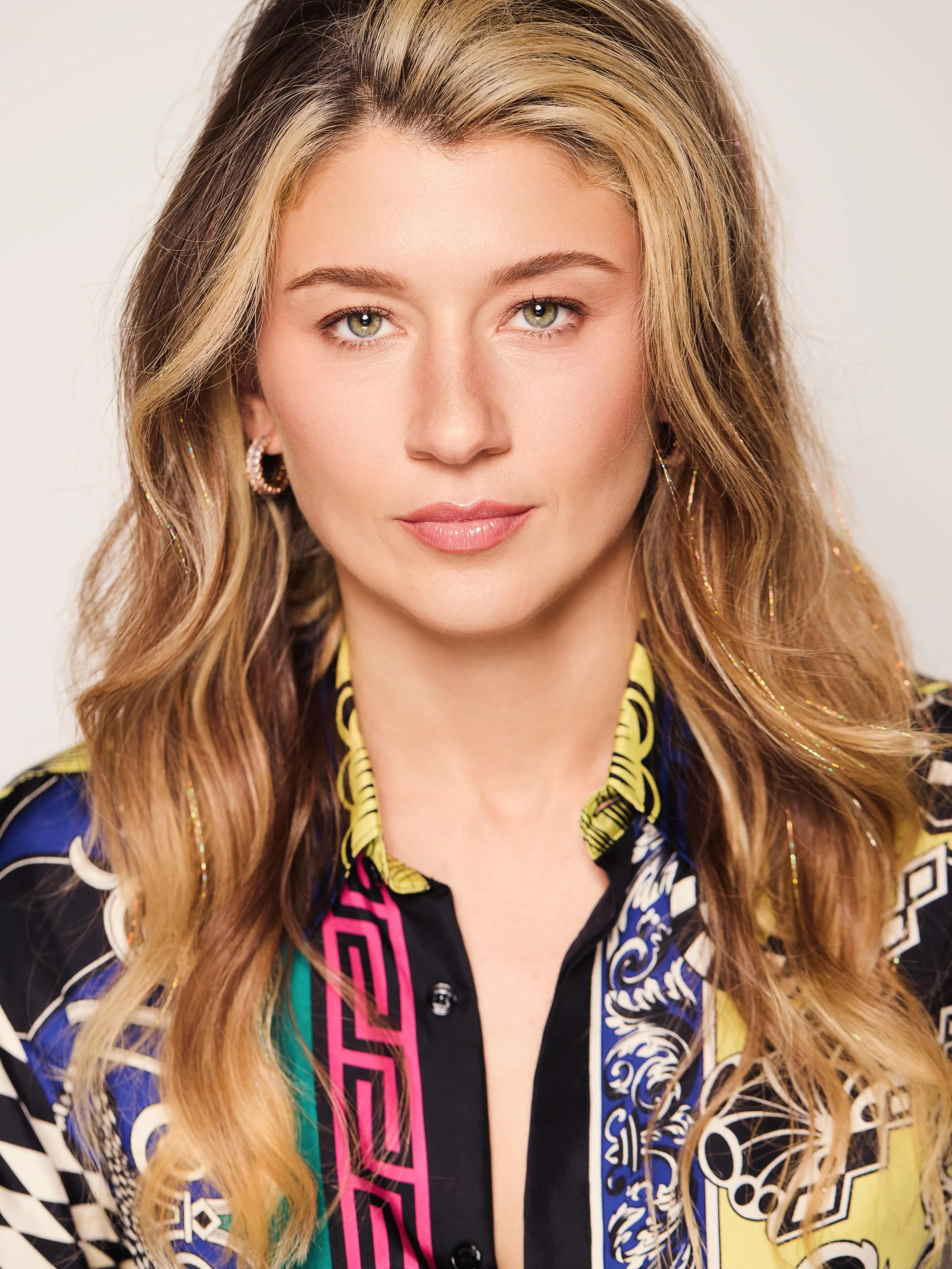 FINALLY got to work with @alexamakeupartistry for this shoot &amp; had an absolute blast being a model for her &amp; @kevinlinkphoto!! They made me look at these photos and be like, that&rsquo;s meeee!?!!? 🤯🤩😎

💄&amp; 💇&zwj;♀️: @alexamakeupartis