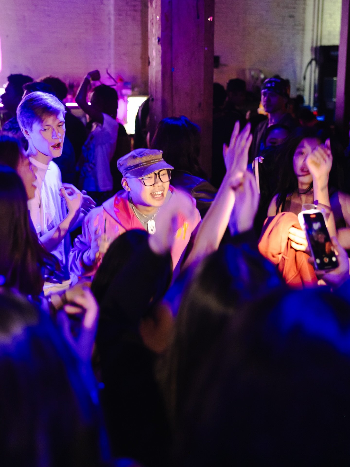 @thekuyas takeover #MidnightMondays tomorrow night ft @jamboogieee @judomartin__ @rj.aka.rems @mrchristianflores 🌹

Free @dlchicken and $4.75 Jameson 

Free rsvp - fortunesoundclub.com #FortuneSound