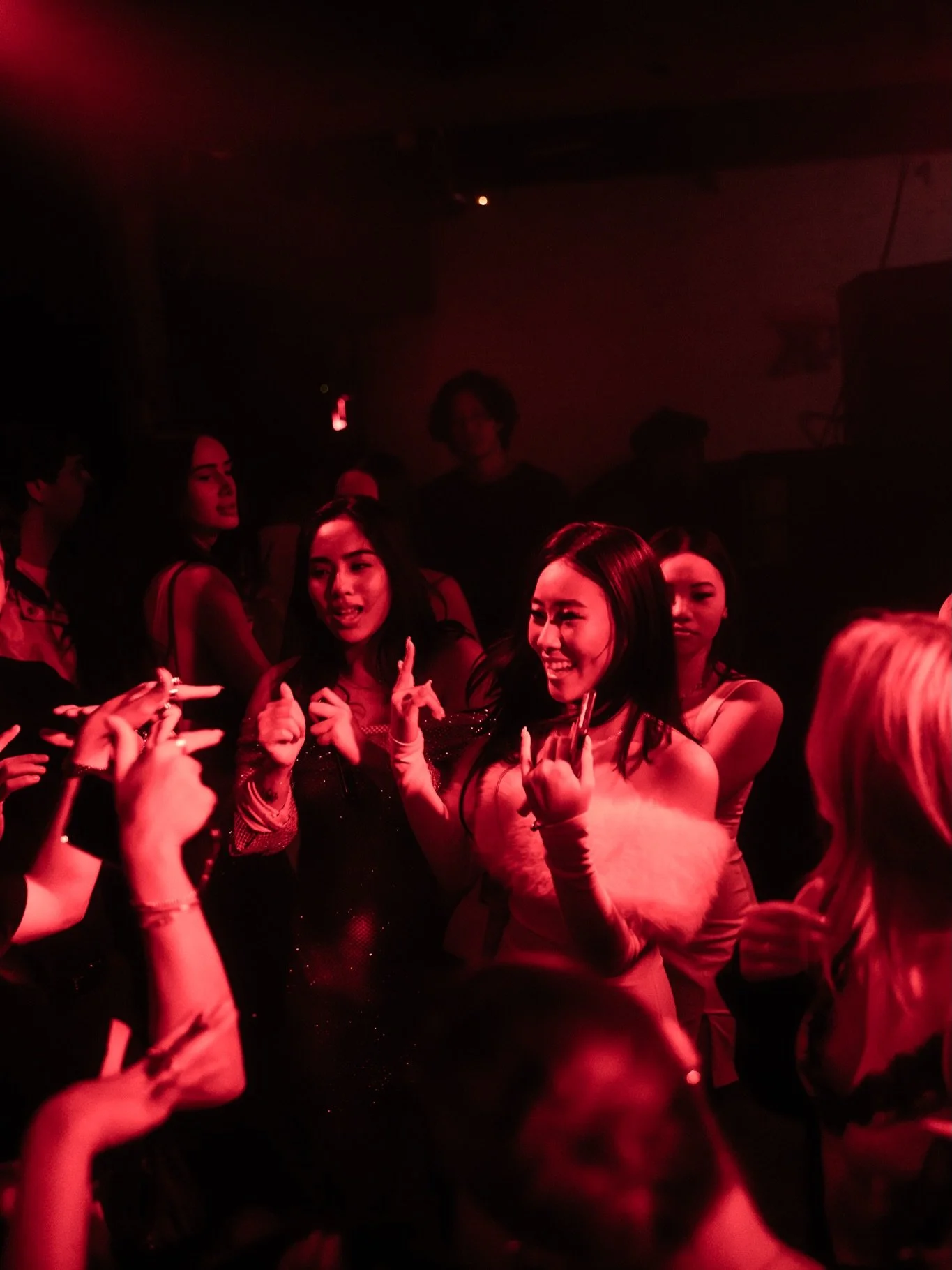 #MidnightMondays Motion tonight @tubbs.ent takeover ft djs @_djlemon @samhampton @mrchristianflores @champagnerjjj 🤍

Free @dlchicken $4.75 Jameson

Free rsvp - fortunesoundclub.com #FortuneSound