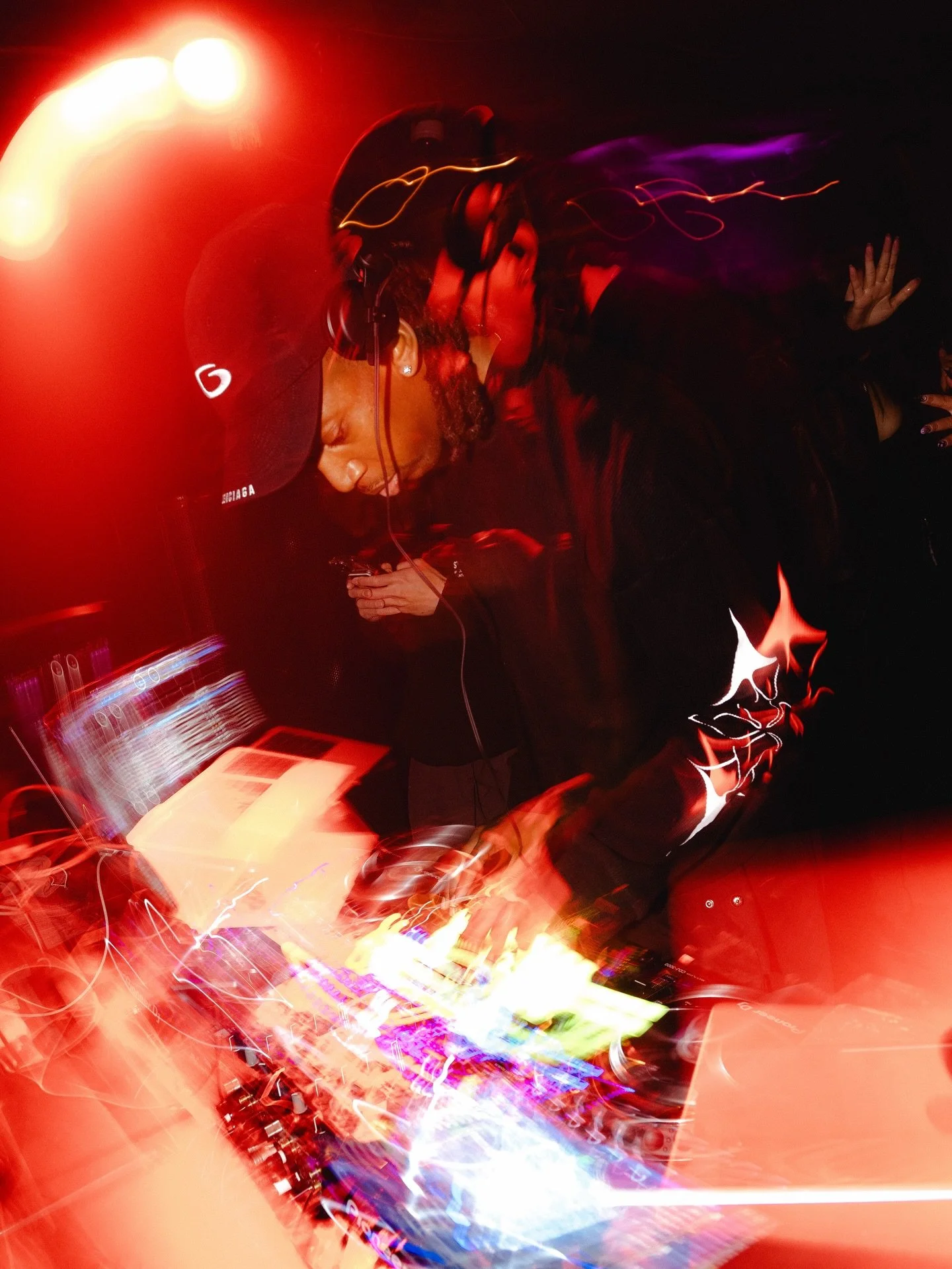 where else would you be @coolddrinks x #HappyEndingFridays 🫨 📸: @amrinprasad #FortuneSound