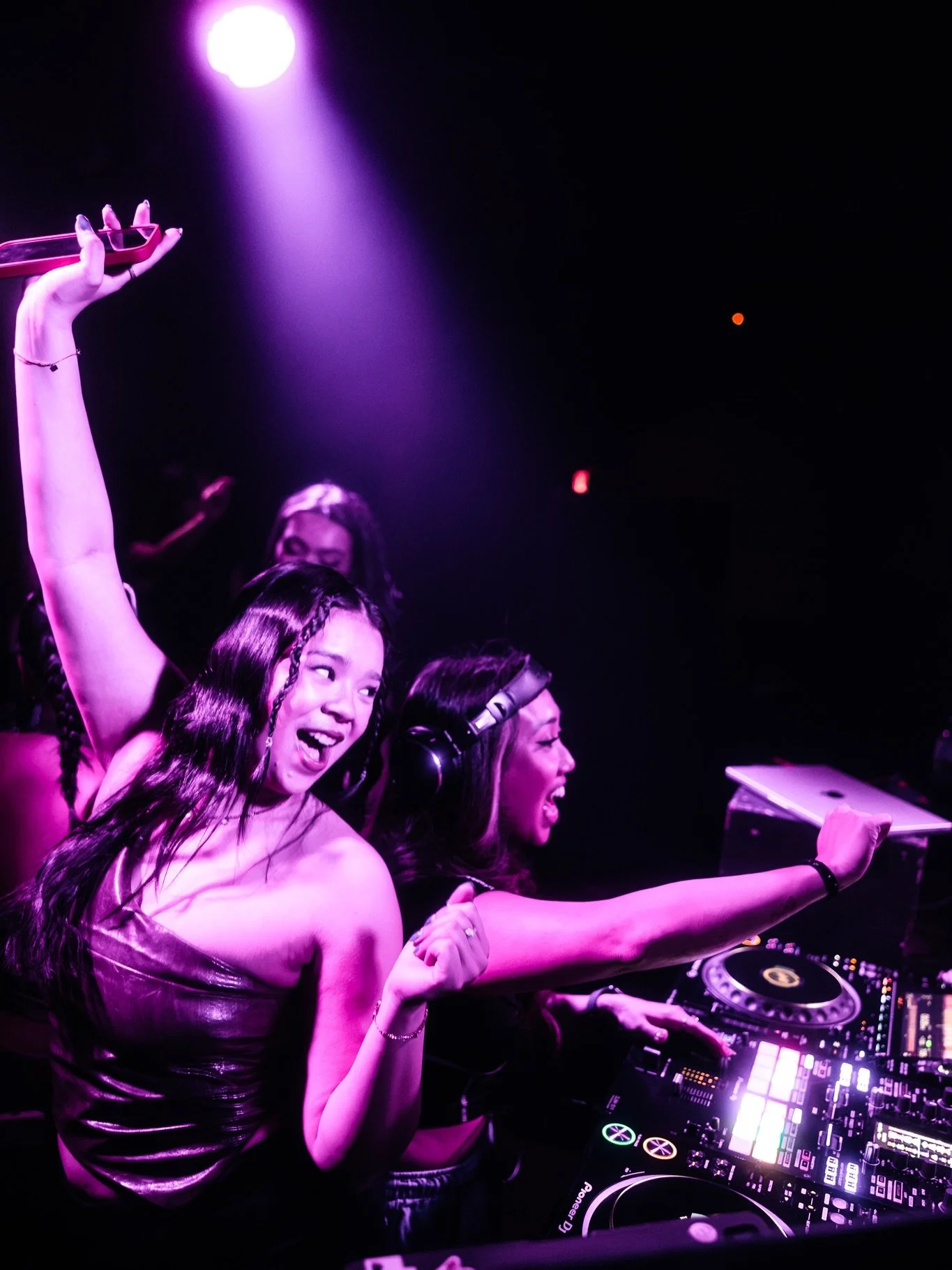 club:obsessed is for the girlies 💓 run it back with @madeleinemeier @francisneil @johnnyjover tonight?