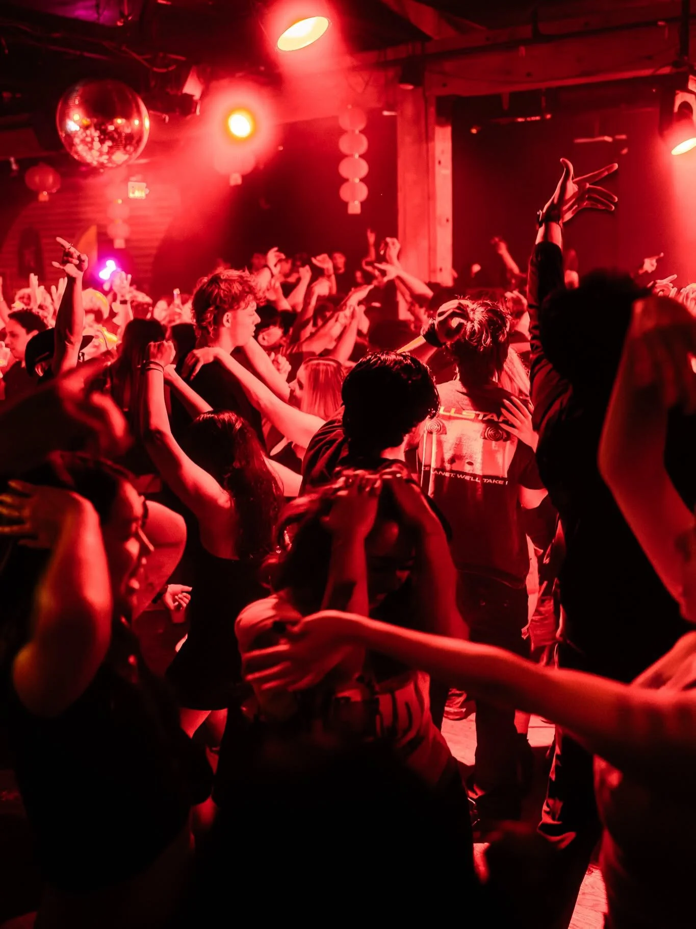 always here to bring the energy next level 📈 @decadeparties Run it back tomorrow for #MidnightMondays? 📸: @rhclarkcreative