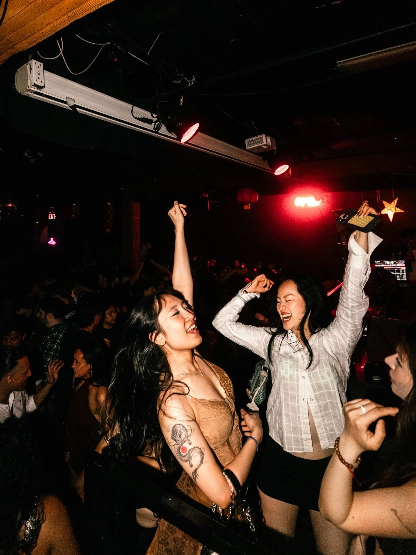 right back at ya club:obsessed 💖 where else would you rather be on a Friday 📸: @rhclarkcreative