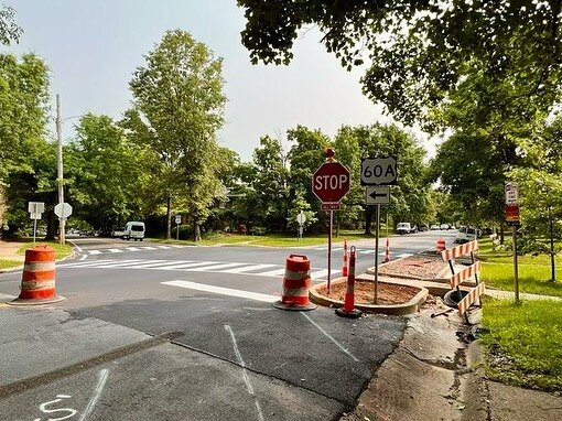 The new 3 way stop at Eastern Parkway and Willow Dr is complete! Thank you @kytransportation  @jimgraylexky 
- above and beyond!