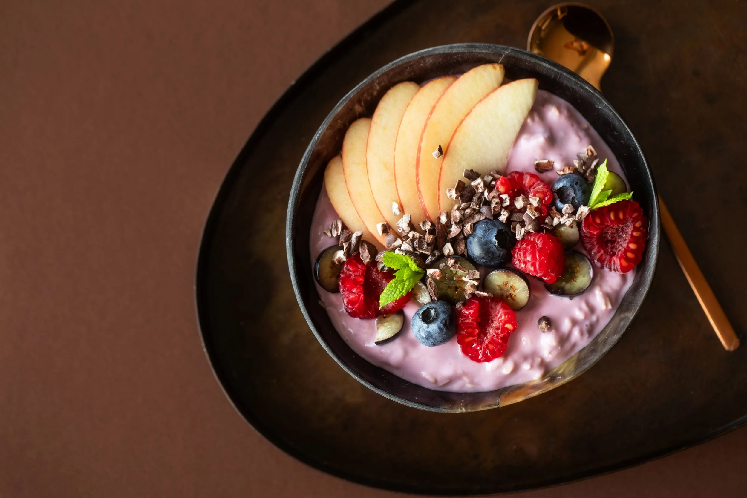 fruits_berries_oats_cacao_nibs.jpg