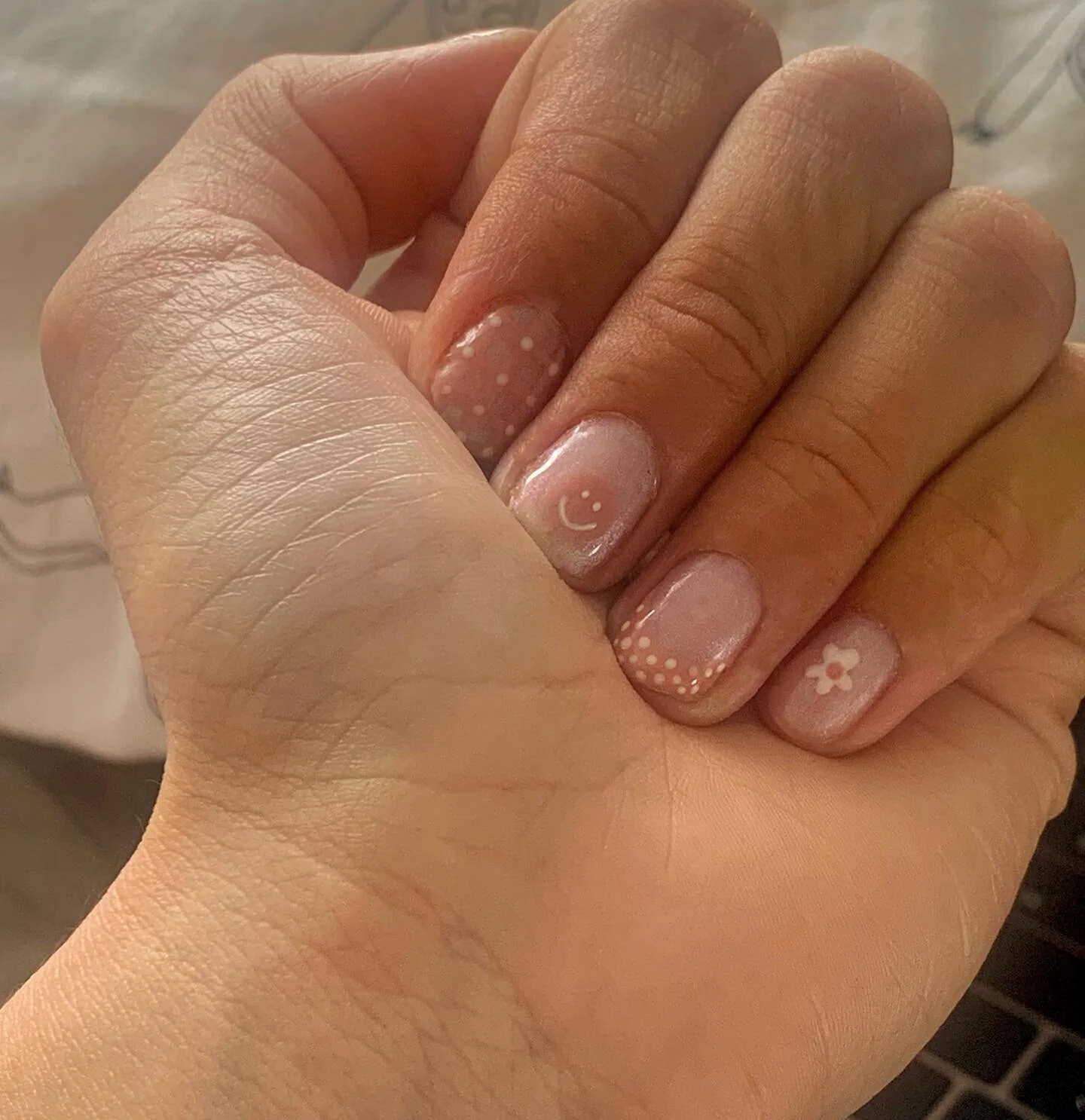 subtle nails for those who aren&rsquo;t allowed nails for work 💔 

#subtlenails #beigenails #secretnaildesign #nails #naildesign #nailart #nailartist #floraldesign #floral #floralnails #floralnailart #nailstagram #nailsofinstagram #simplenails #beau