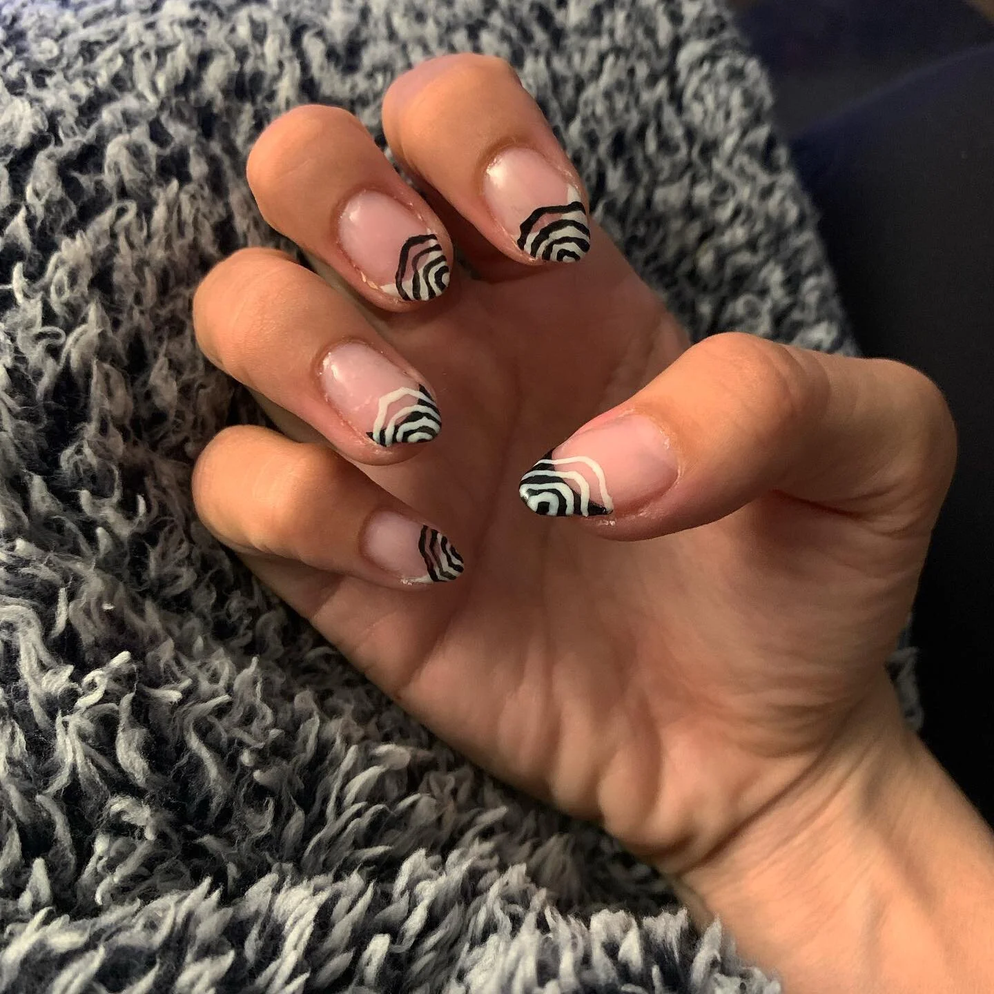 B&amp;W 

#monochrome #blackandwhitenails #nail #nailart #naildesign #cute #cutenails  #chique #ネイル#retronails #nailstagram #nailinspo #peace #colourpop #colourfulnails #beauty #illustration #gelnails #ネイルデザイン #ねいるあーと#subtlenailart #simplenailart #na