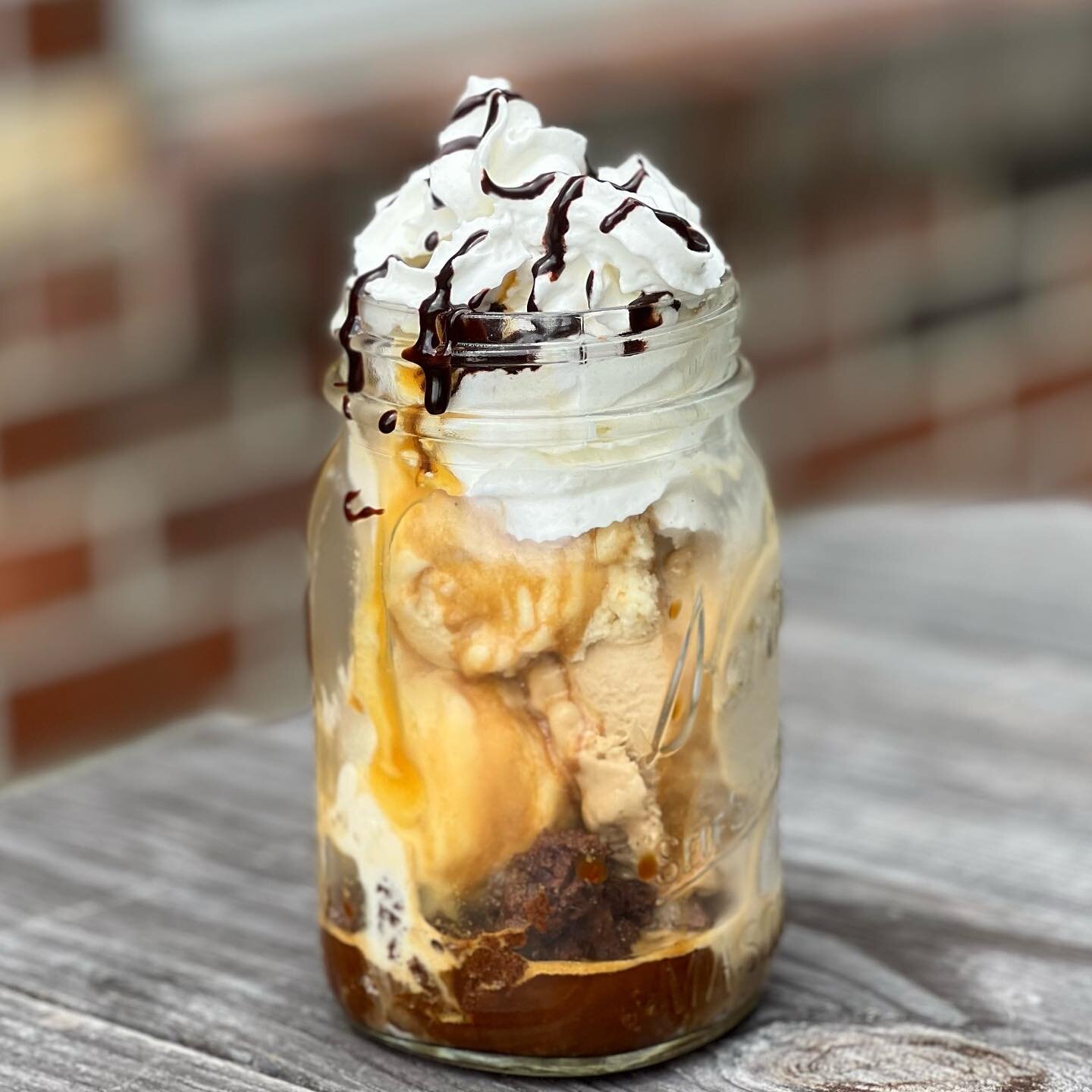 It&rsquo;s almost the weekend, treat yourself with our Sundae Special! 

Crumbled brownies, Salted Caramel Gelato, Coffee gelato, drizzled with espresso, whipped cream and chocolate sauce. 

Open &lsquo;til 6:00! 

@tuttogelatocafe @risingcreekbakery