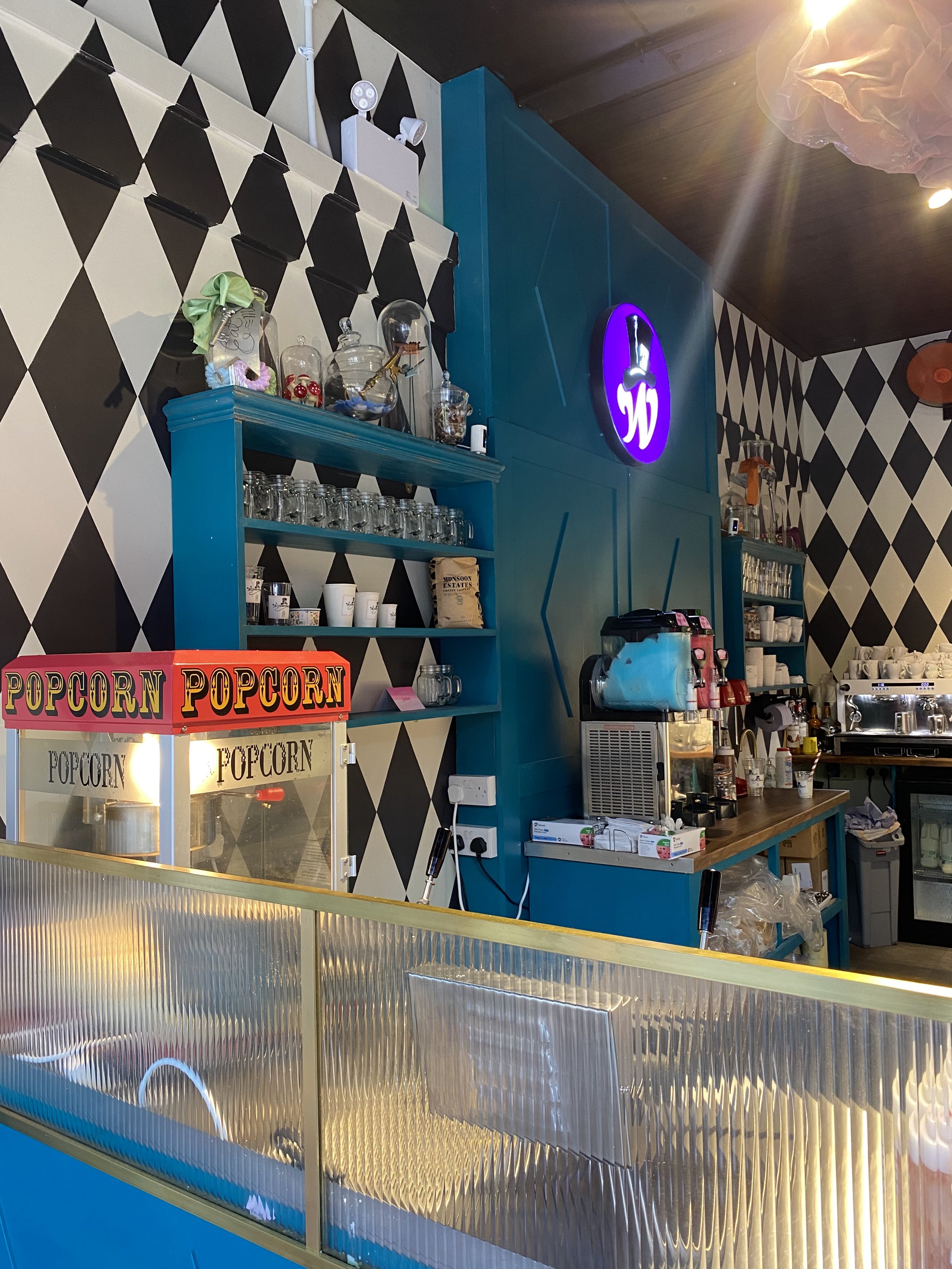 Harlequin diamonds behind the counter