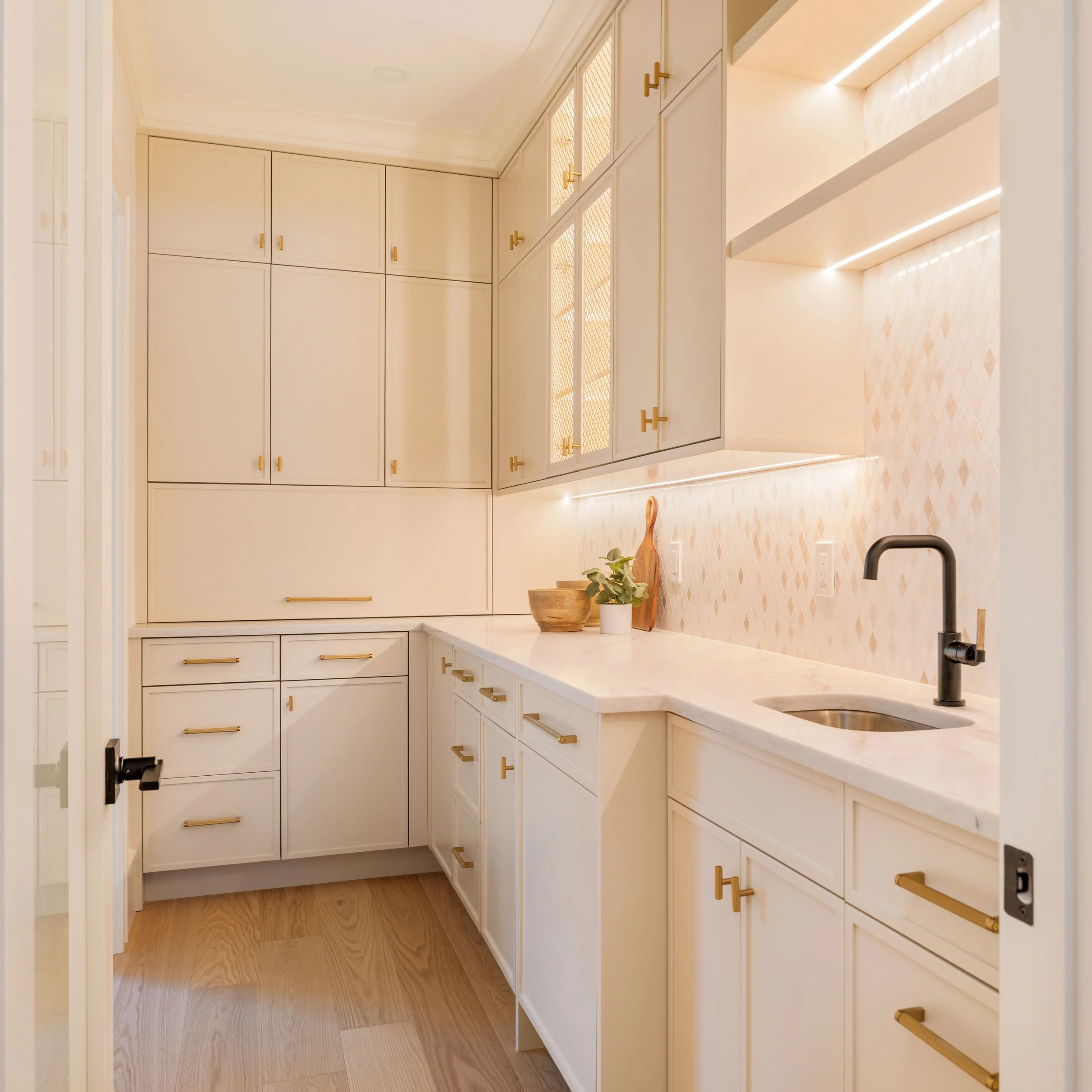 Pantry-01576.jpg
