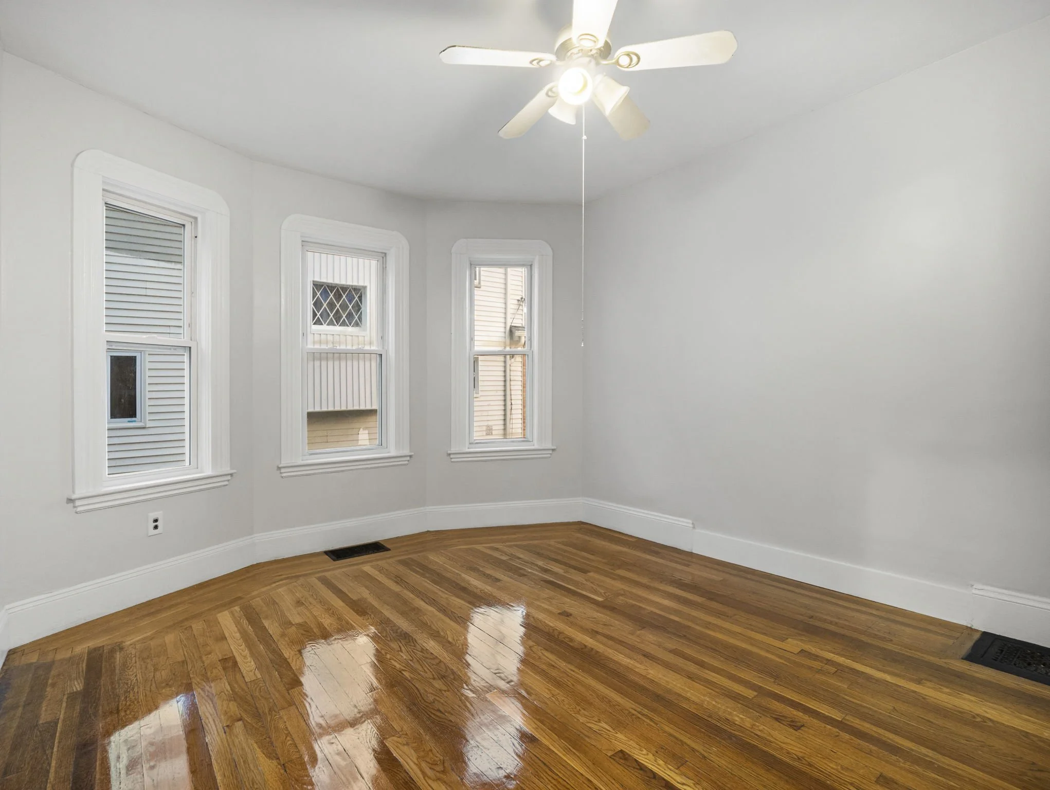 5-web-or-mls-U 1 - 149 Mountain Ave, Revere, MA 4.jpg
