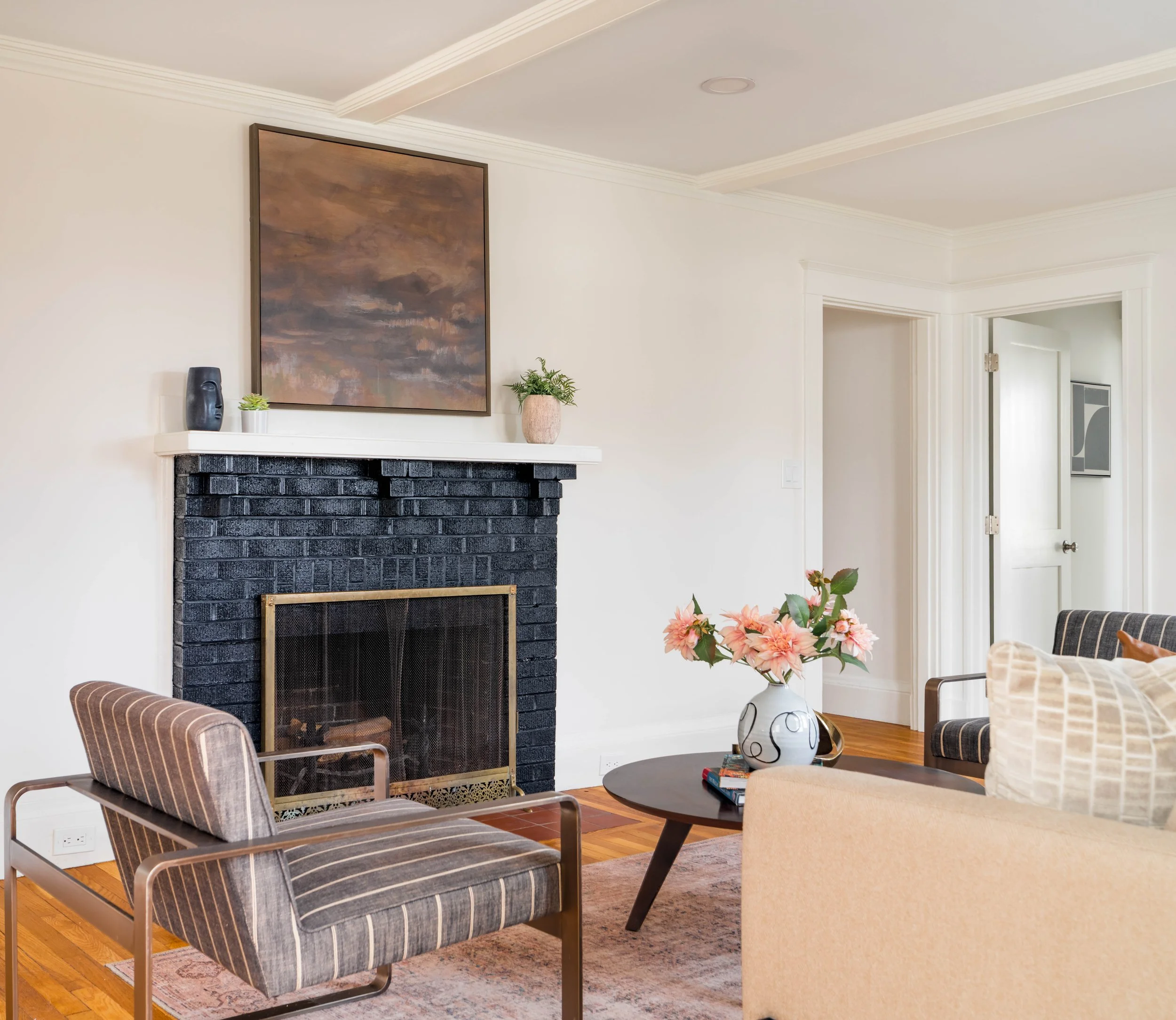 Living Room--14.jpg