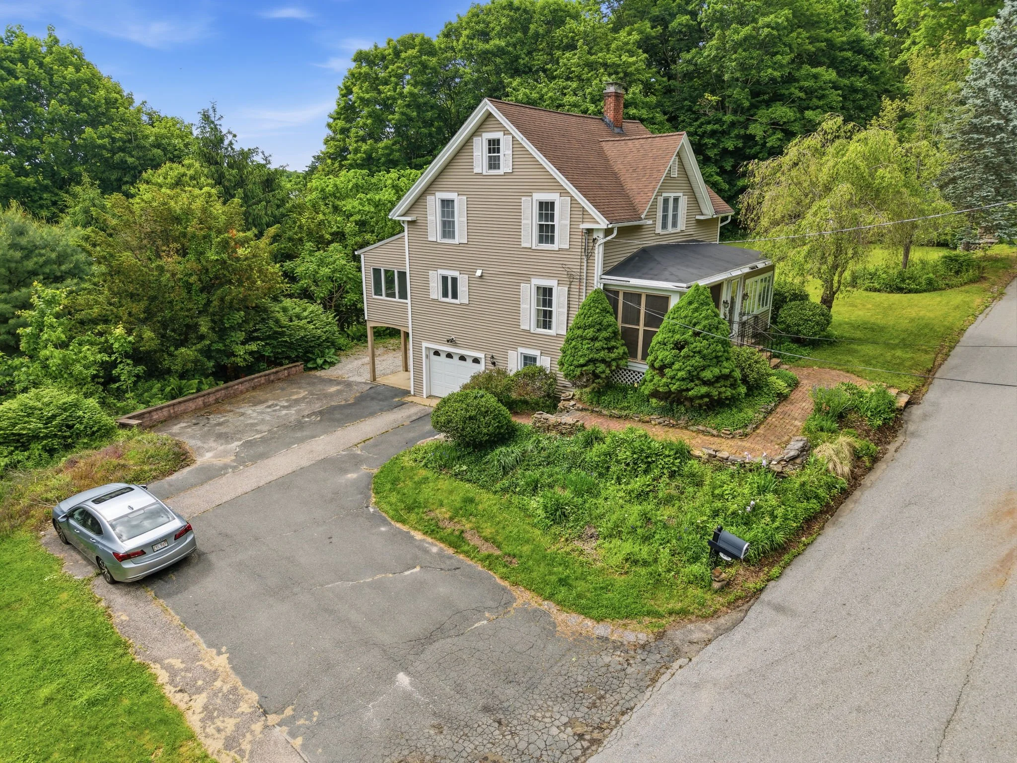 52-web-or-mls-98_Walnut_St_North_Brookfield_MA_052.jpg